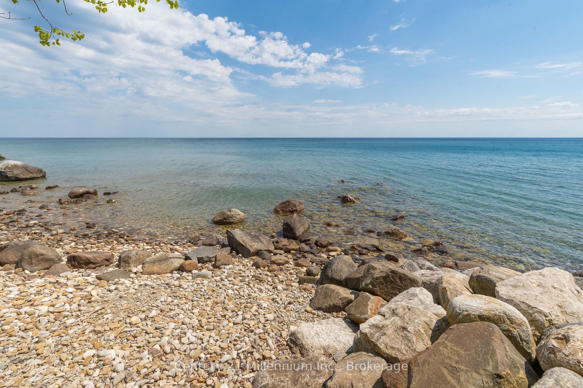 Photo 2 of 365 Cedar Avenue, Meaford — HOMEH