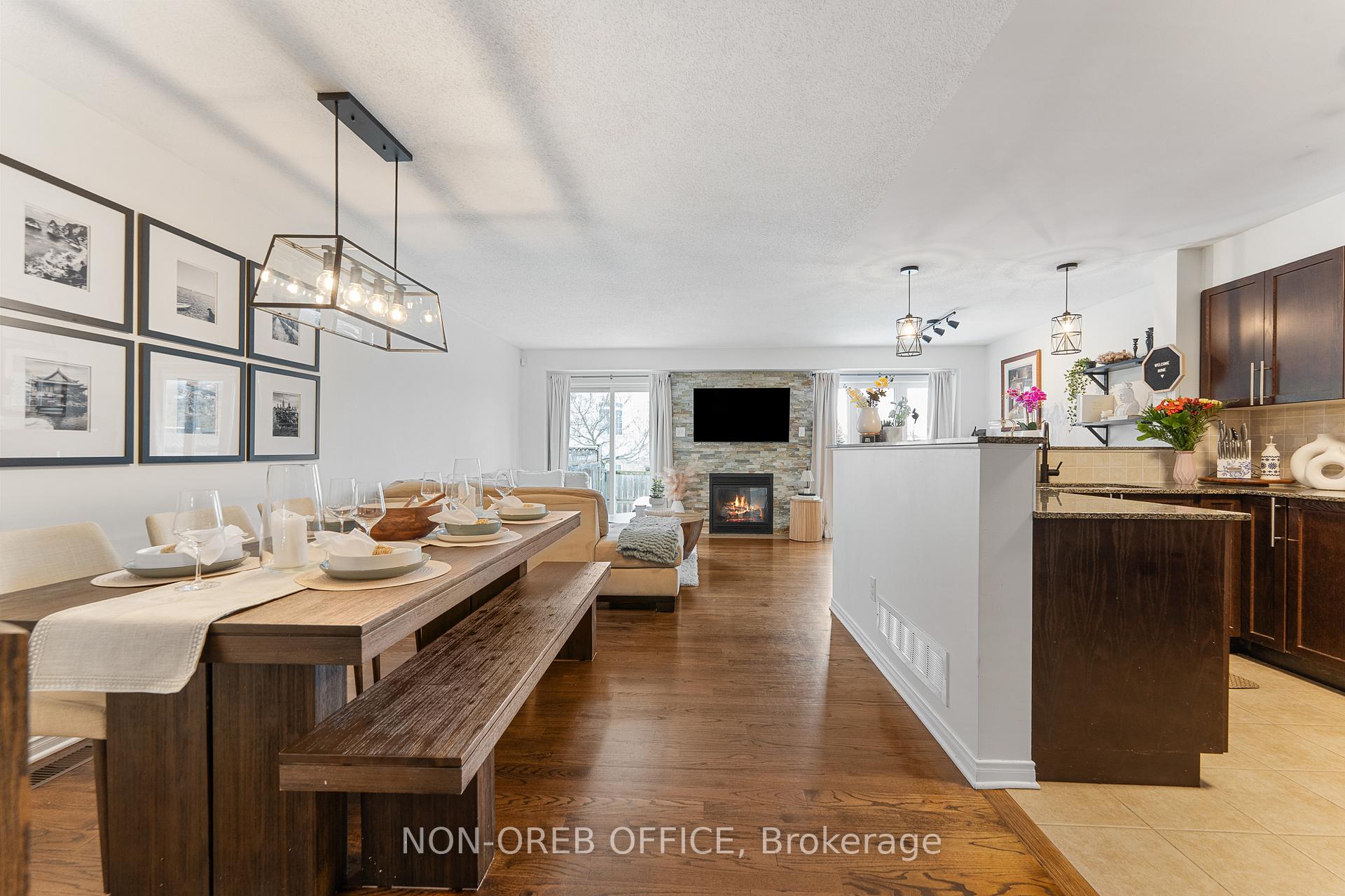 Photo 5 of 202 Arrita Street, Ottawa, Kanata - Emerald Meadows/Trailwest — HOMEH