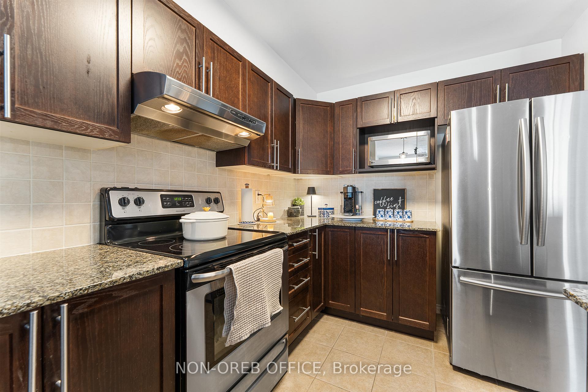 Photo 11 of 202 Arrita Street, Ottawa, Kanata - Emerald Meadows/Trailwest — HOMEH