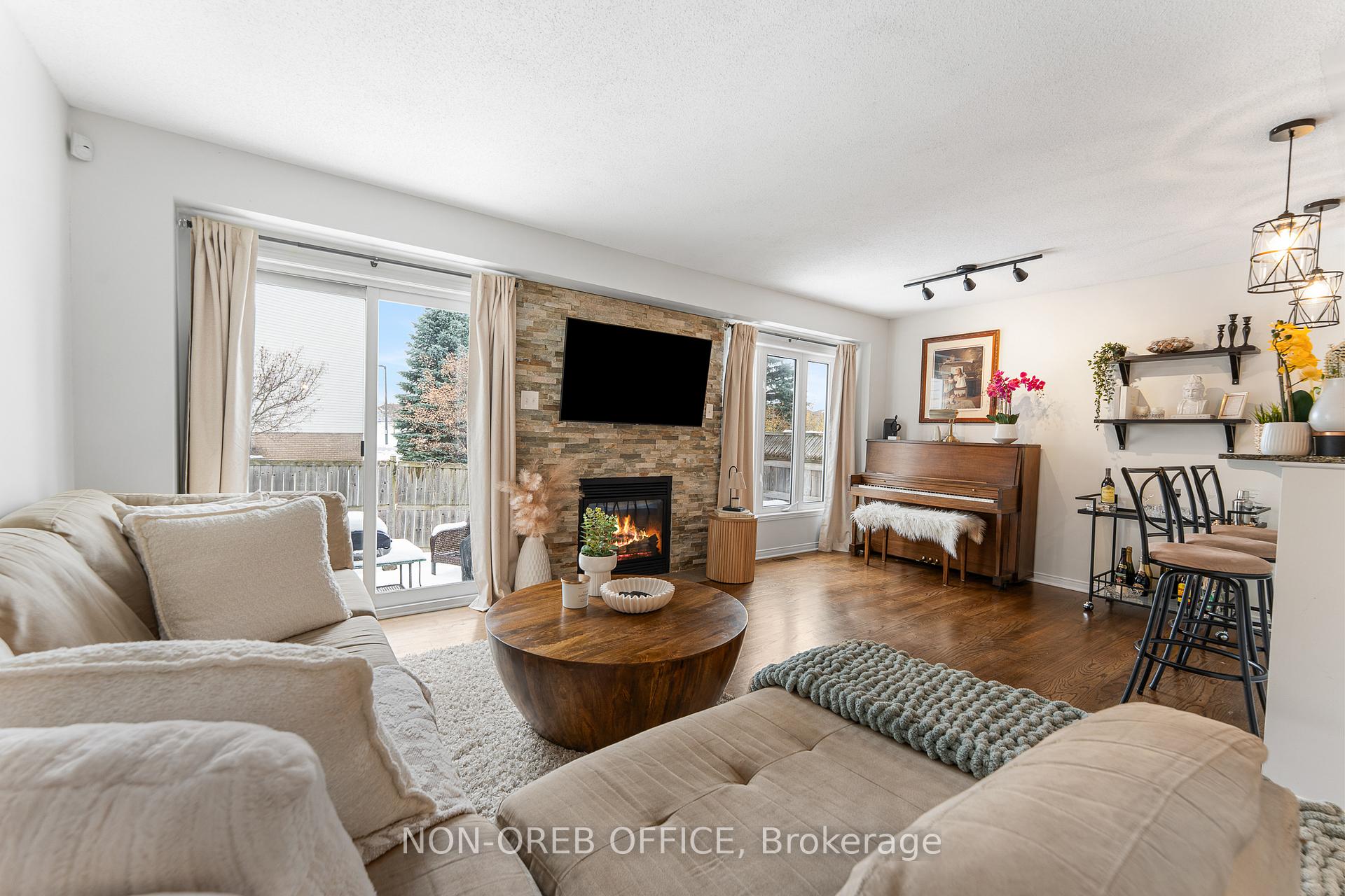 Photo 16 of 202 Arrita Street, Ottawa, Kanata - Emerald Meadows/Trailwest — HOMEH