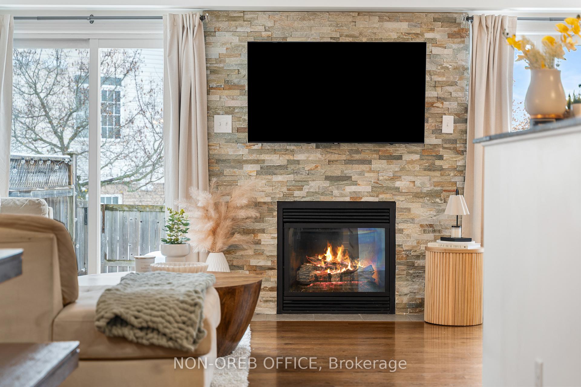 Photo 20 of 202 Arrita Street, Ottawa, Kanata - Emerald Meadows/Trailwest — HOMEH