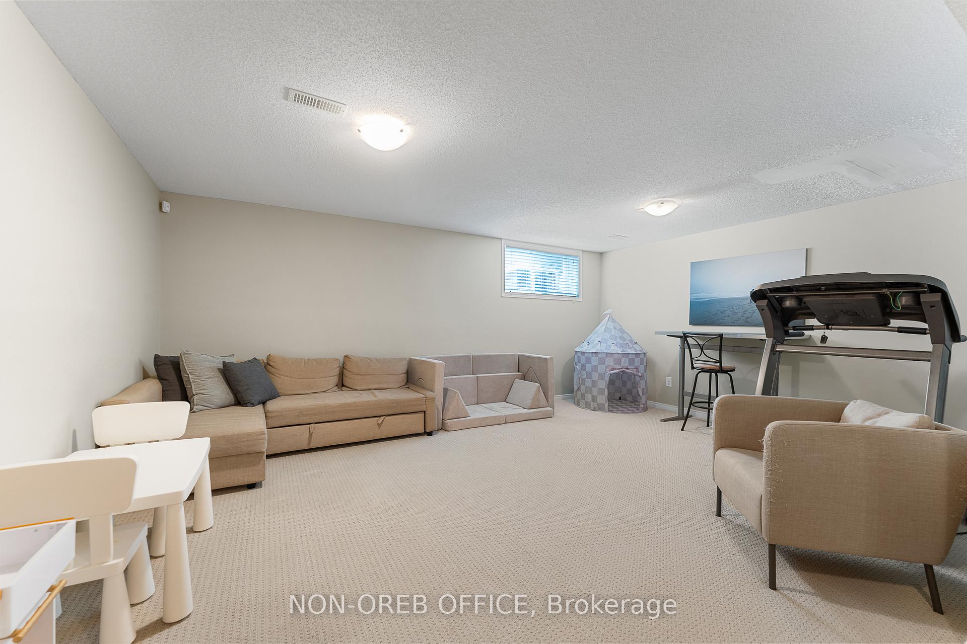 Photo 35 of 202 Arrita Street, Ottawa, Kanata - Emerald Meadows/Trailwest — HOMEH