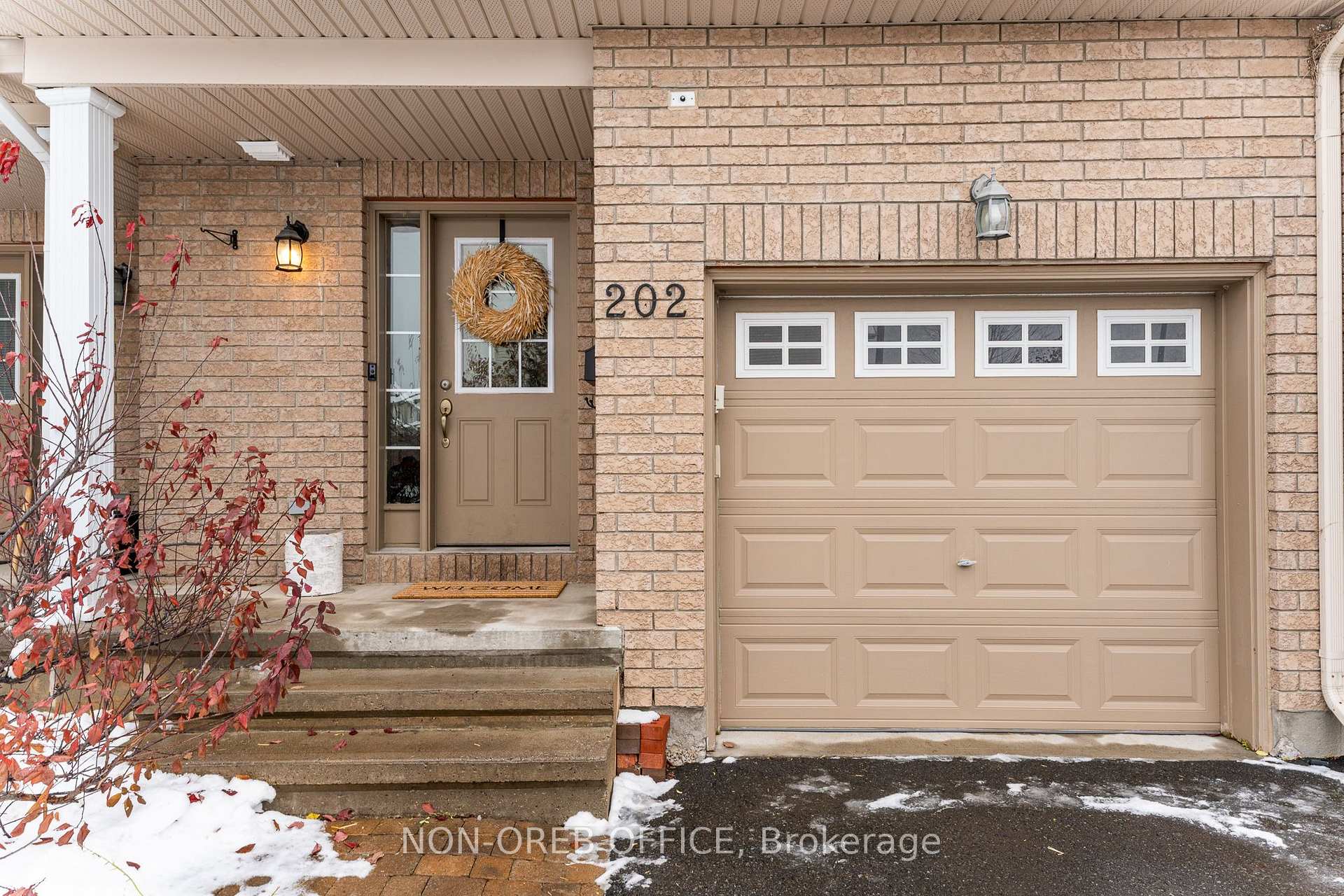 Photo 37 of 202 Arrita Street, Ottawa, Kanata - Emerald Meadows/Trailwest — HOMEH