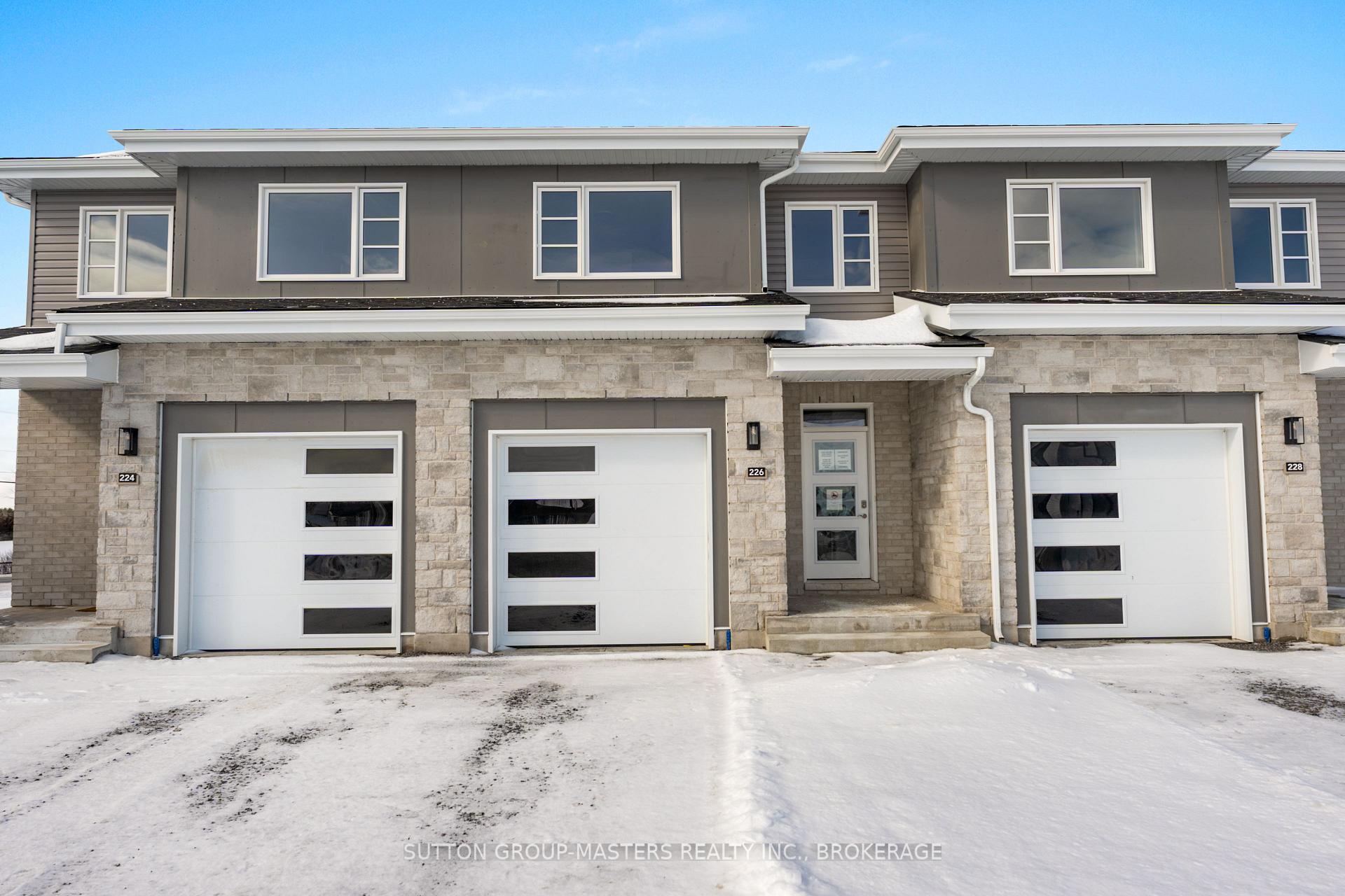 Photo 1 of 226 Dr Richard James Crescent, Loyalist, Amherstview — HOMEH