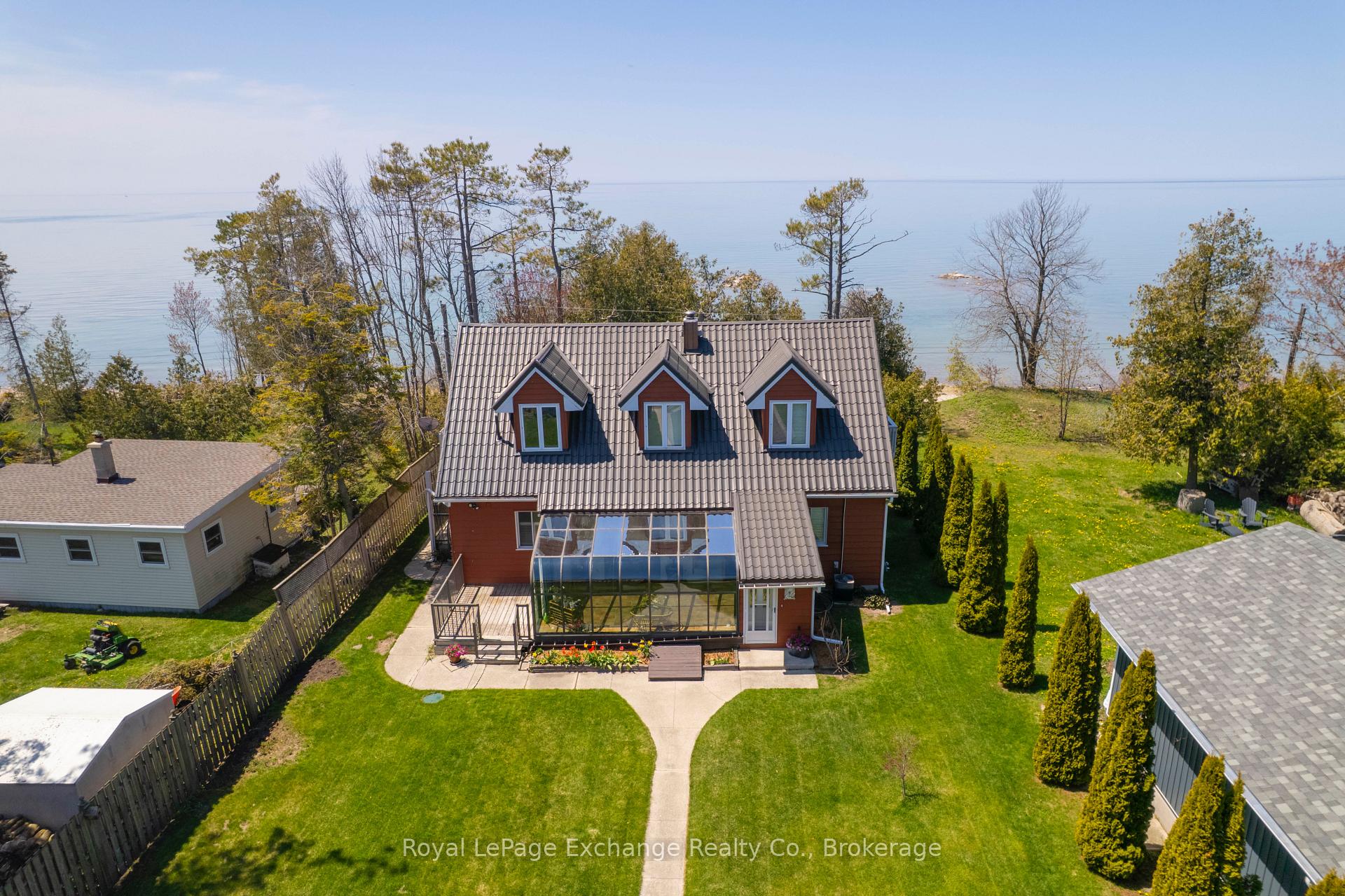 Front of 185 Huron Road
