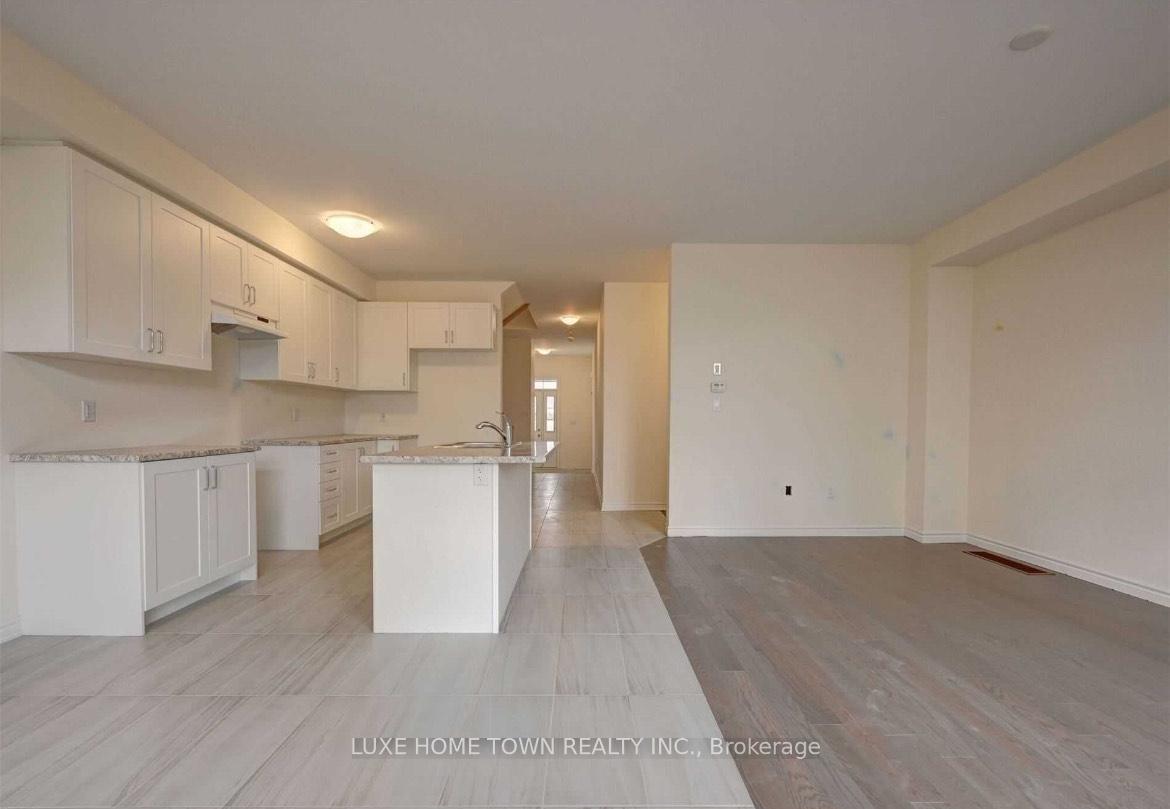 Photo 7 of 2227 Grainger Loop, Innisfil, Alcona — HOMEH