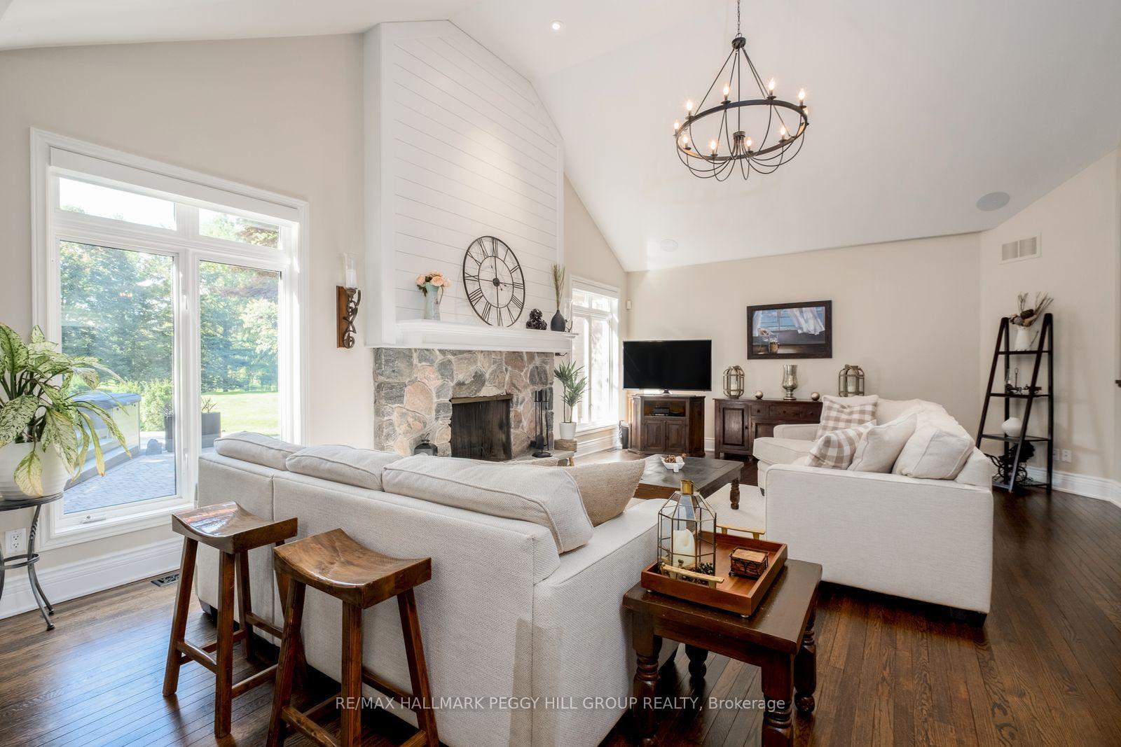Photo 7 of 68 Mactaggart Drive, King, Nobleton — HOMEH