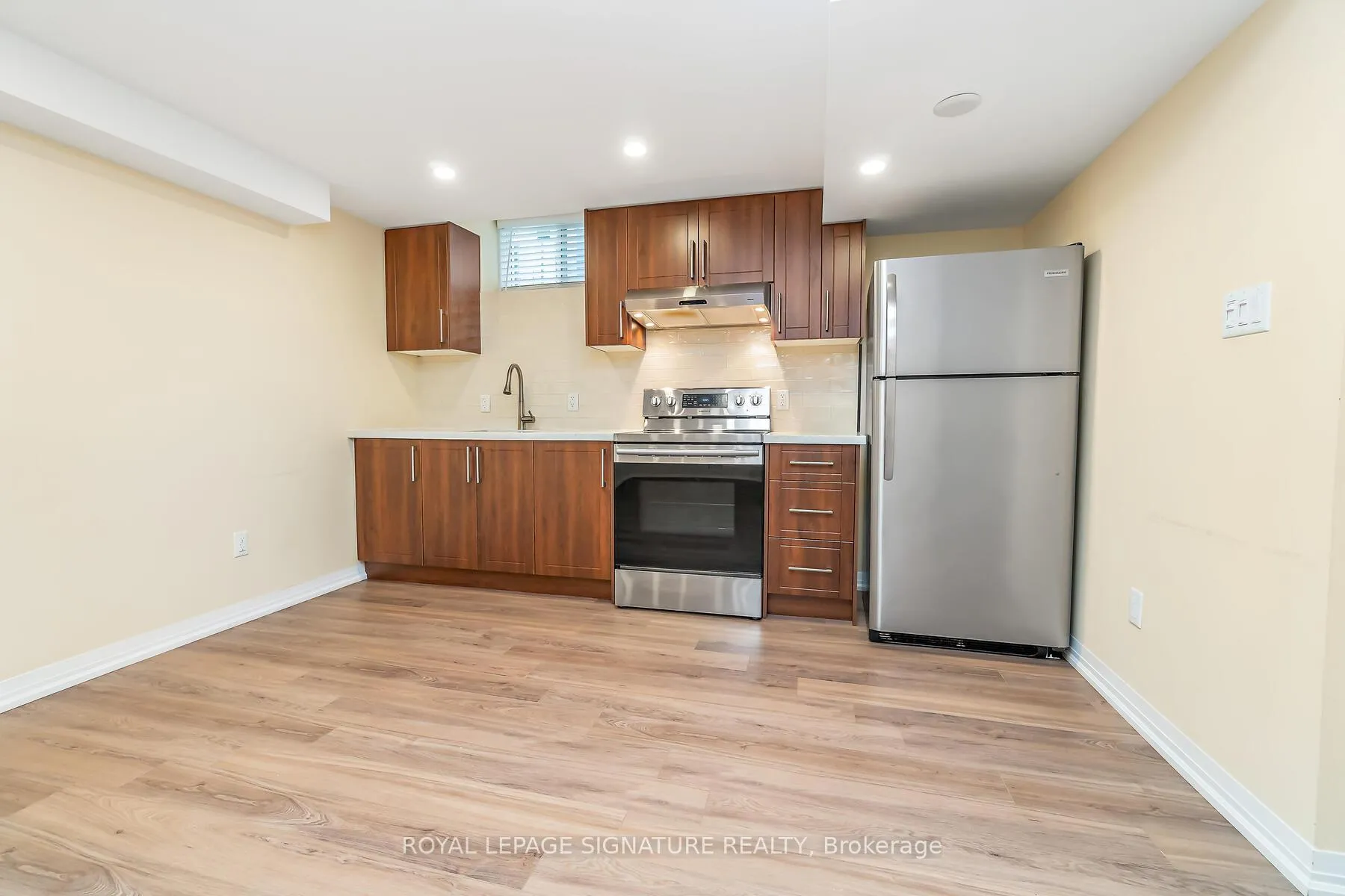 Photo 5 of 62 Summerlea Street, Markham, Middlefield — HOMEH