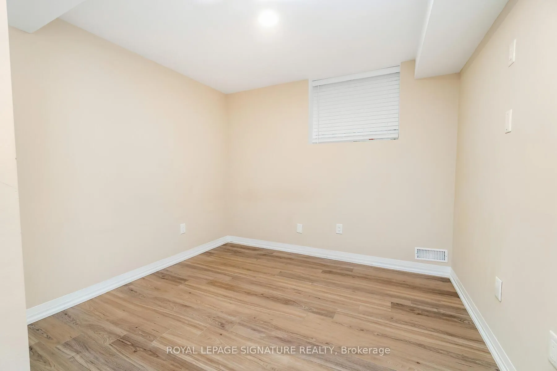 Photo 9 of 62 Summerlea Street, Markham, Middlefield — HOMEH