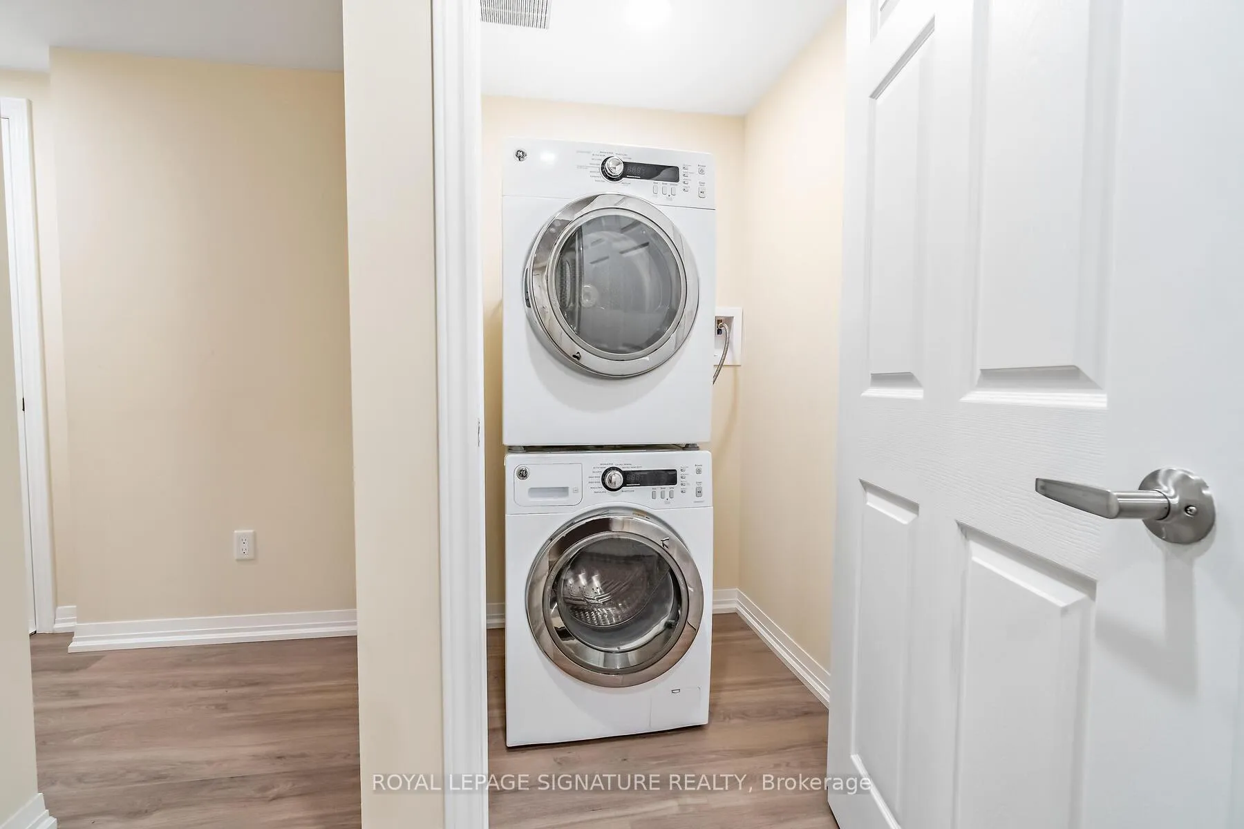 Photo 12 of 62 Summerlea Street, Markham, Middlefield — HOMEH