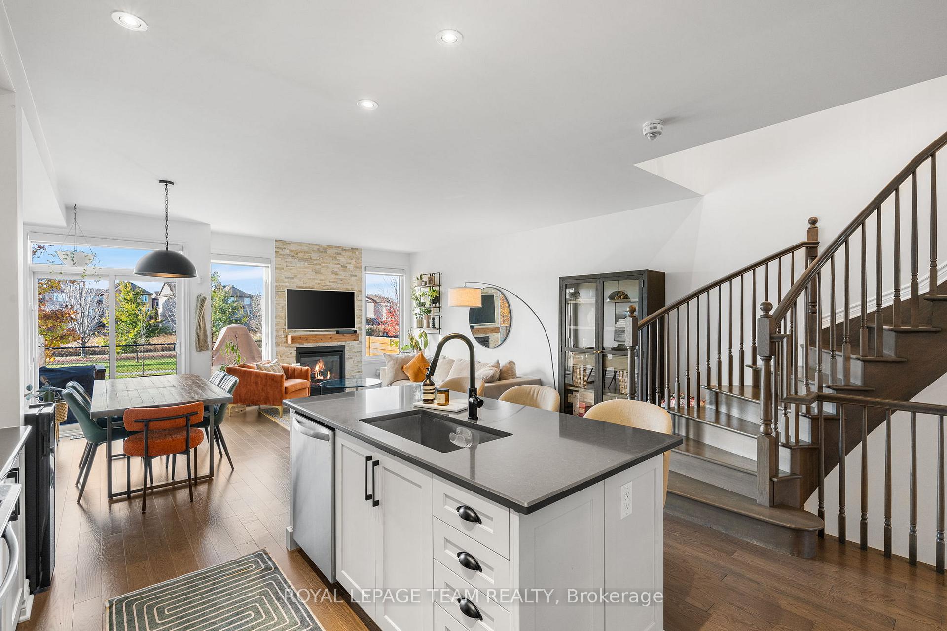 Photo 11 of 200 Akerson Road, Ottawa, Kanata - Emerald Meadows/Trailwest — HOMEH