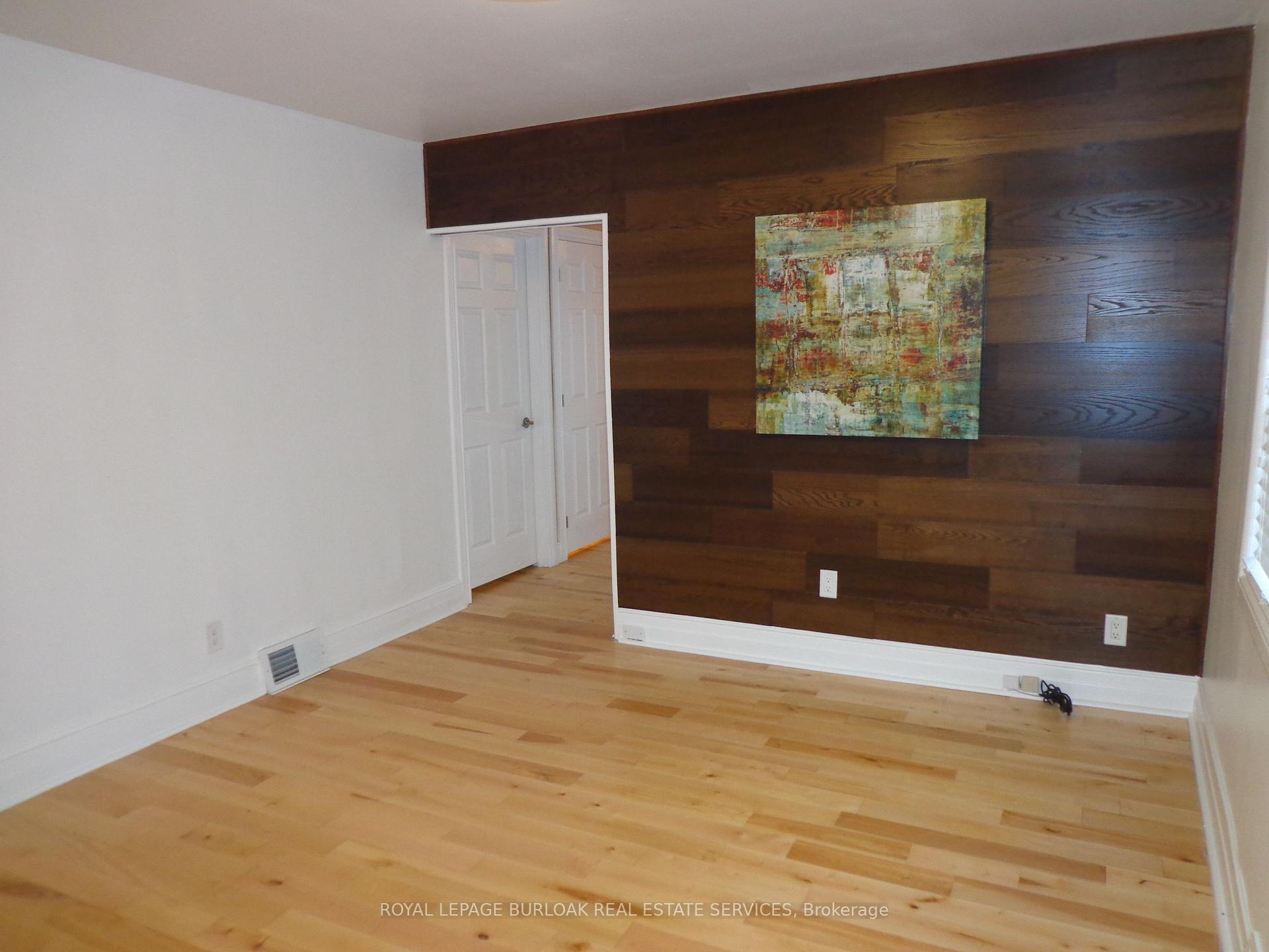 Photo 5 of 212 Mcanulty Boulevard, Hamilton, Industrial Sector — HOMEH