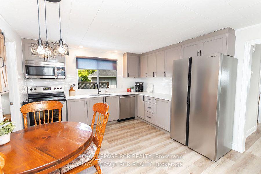 Photo 7 of 1526 Houston Avenue, Innisfil, Alcona — HOMEH