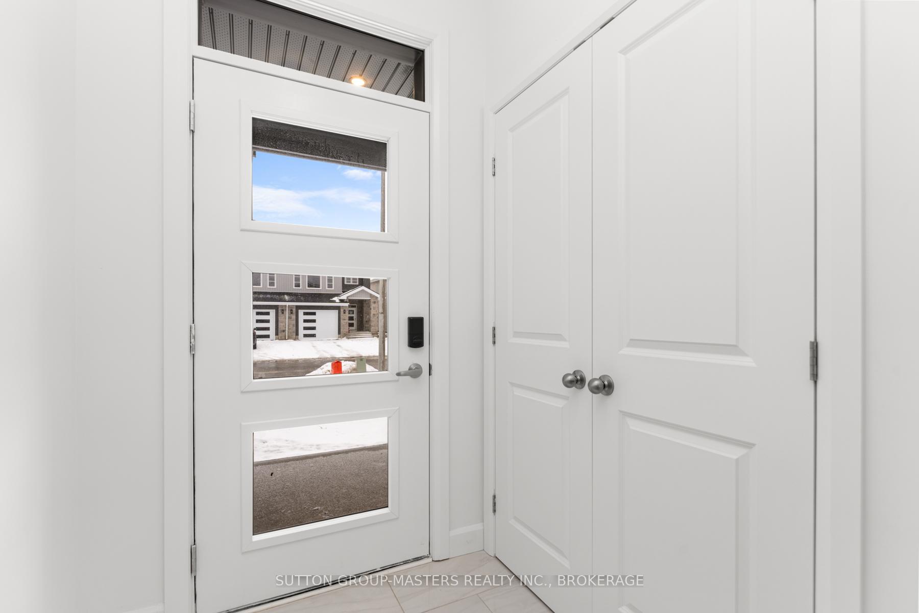 Photo 3 of 208 Superior Drive, Loyalist, Amherstview — HOMEH