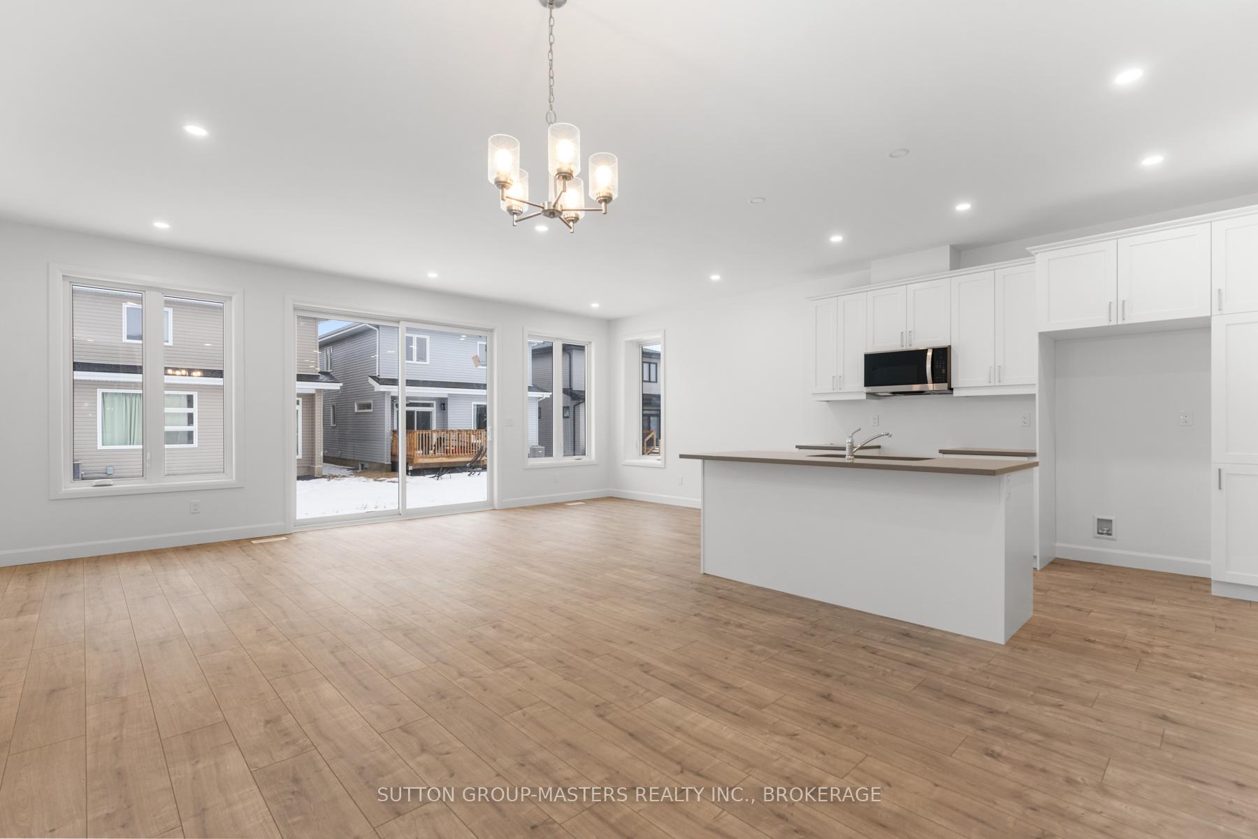 Photo 7 of 208 Superior Drive, Loyalist, Amherstview — HOMEH