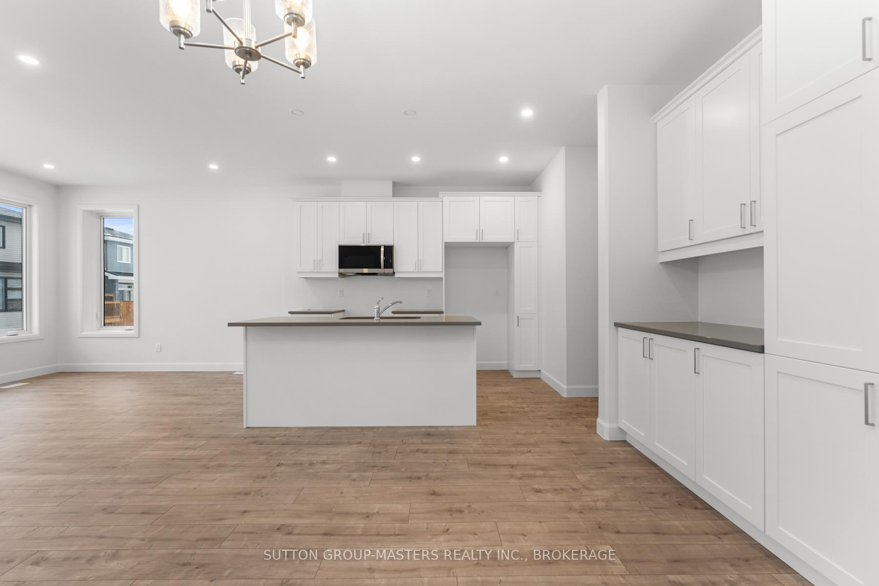 Photo 8 of 208 Superior Drive, Loyalist, Amherstview — HOMEH
