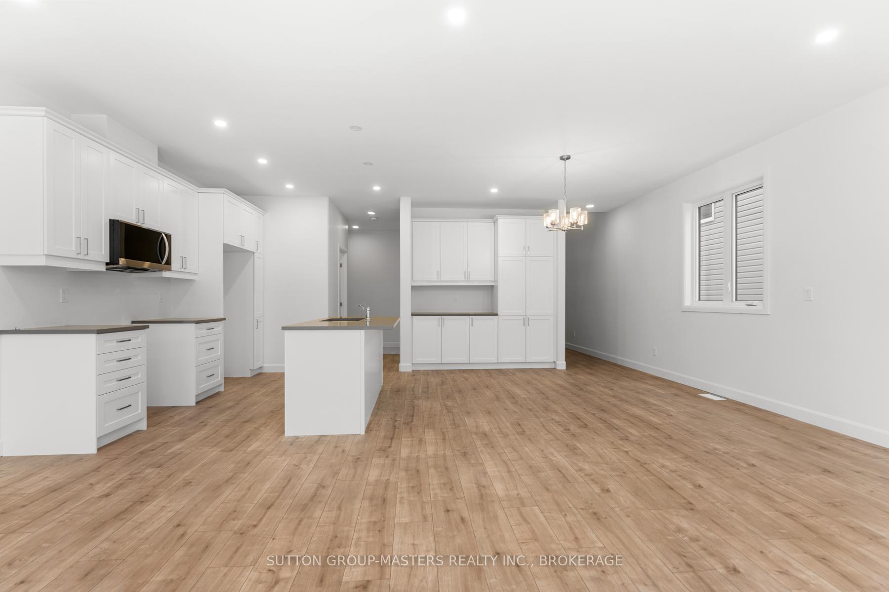 Photo 11 of 208 Superior Drive, Loyalist, Amherstview — HOMEH