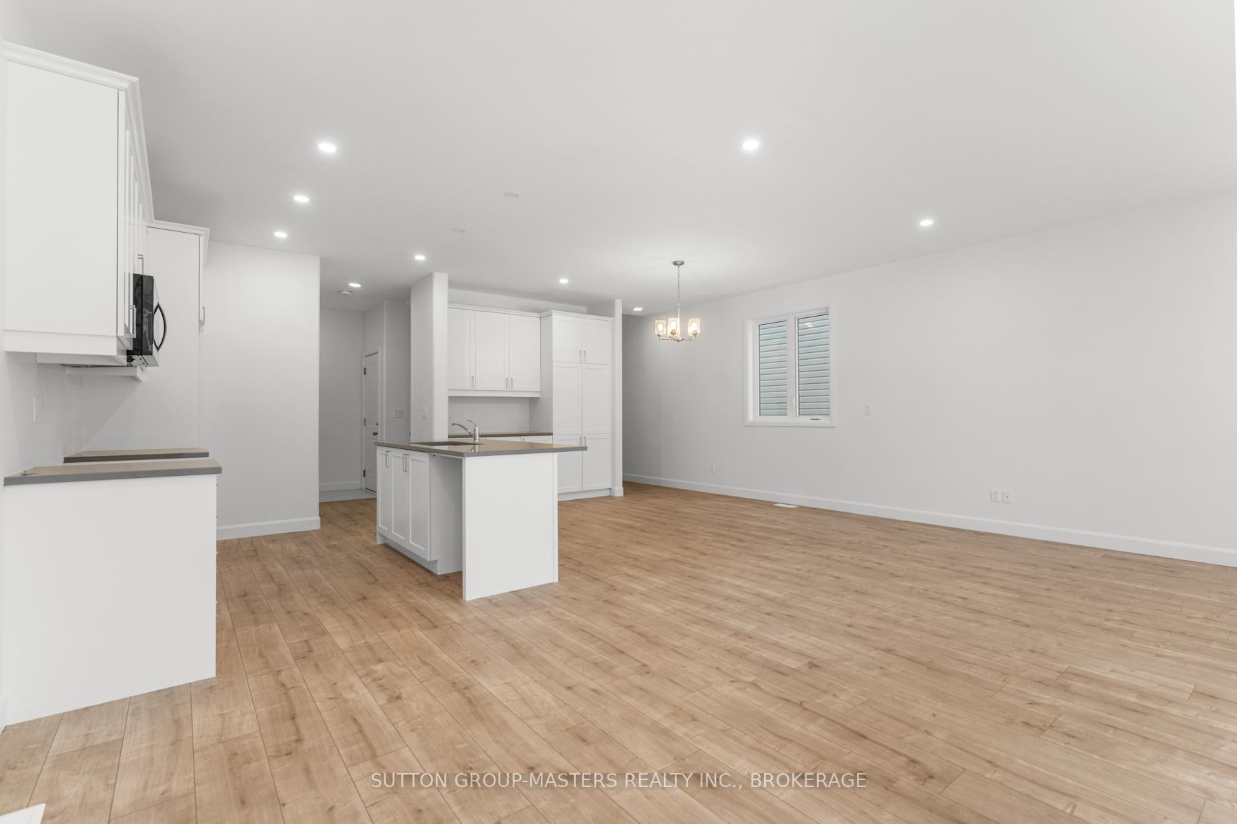 Photo 12 of 208 Superior Drive, Loyalist, Amherstview — HOMEH