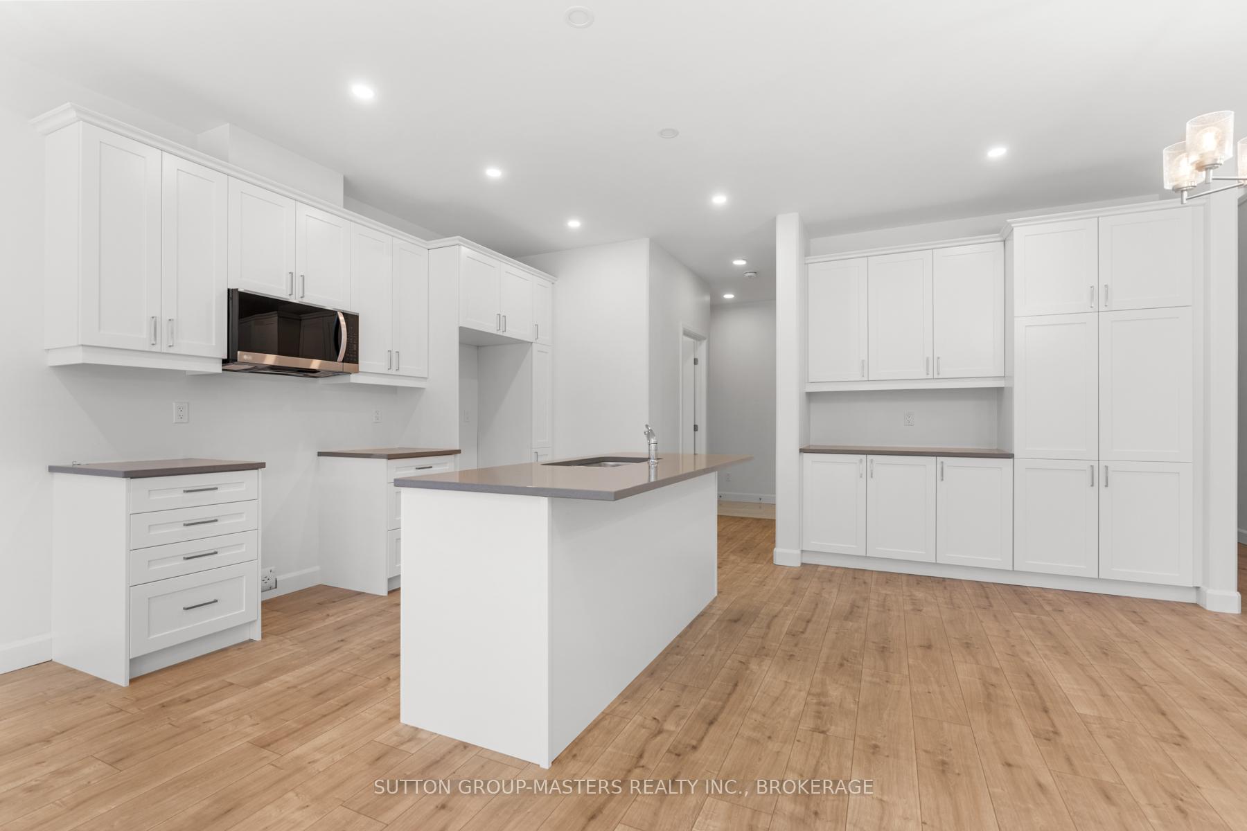 Photo 15 of 208 Superior Drive, Loyalist, Amherstview — HOMEH