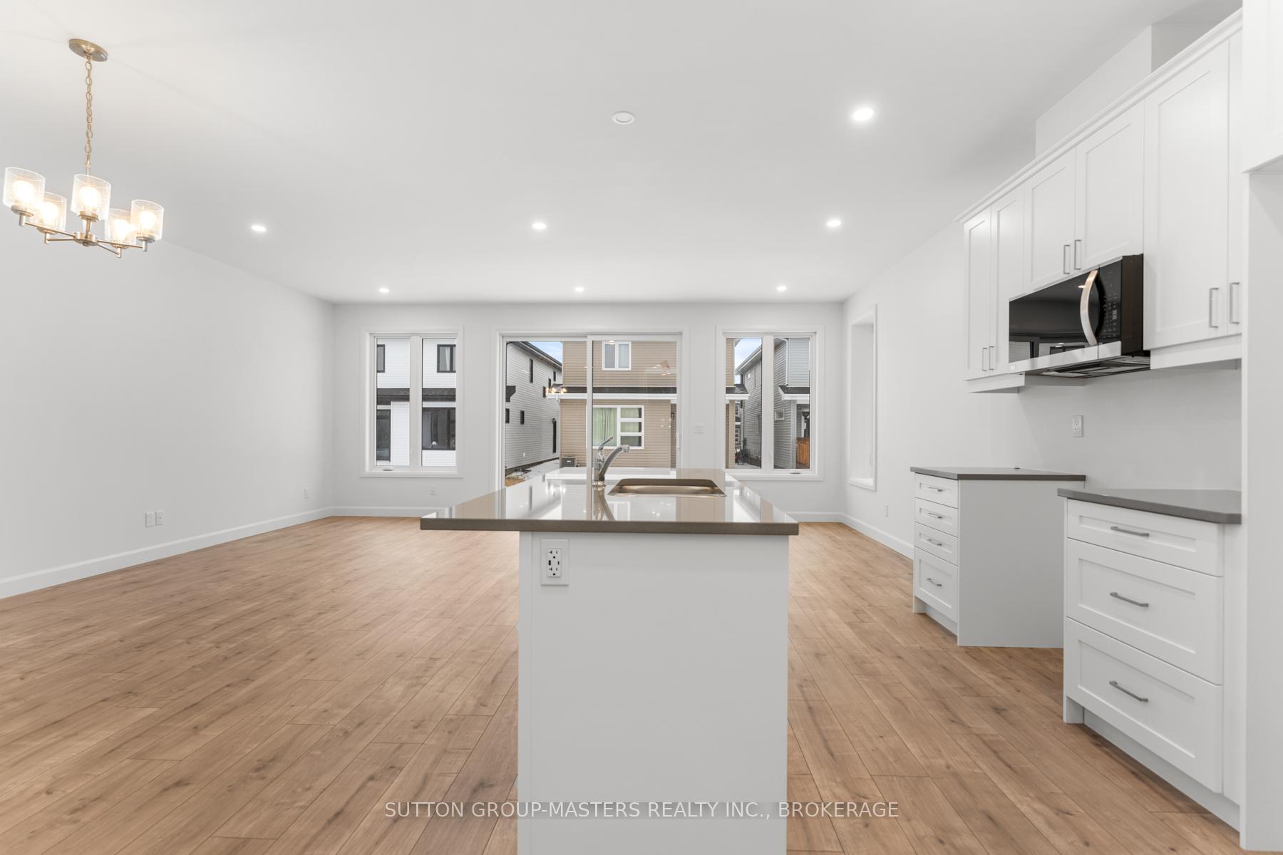 Photo 16 of 208 Superior Drive, Loyalist, Amherstview — HOMEH