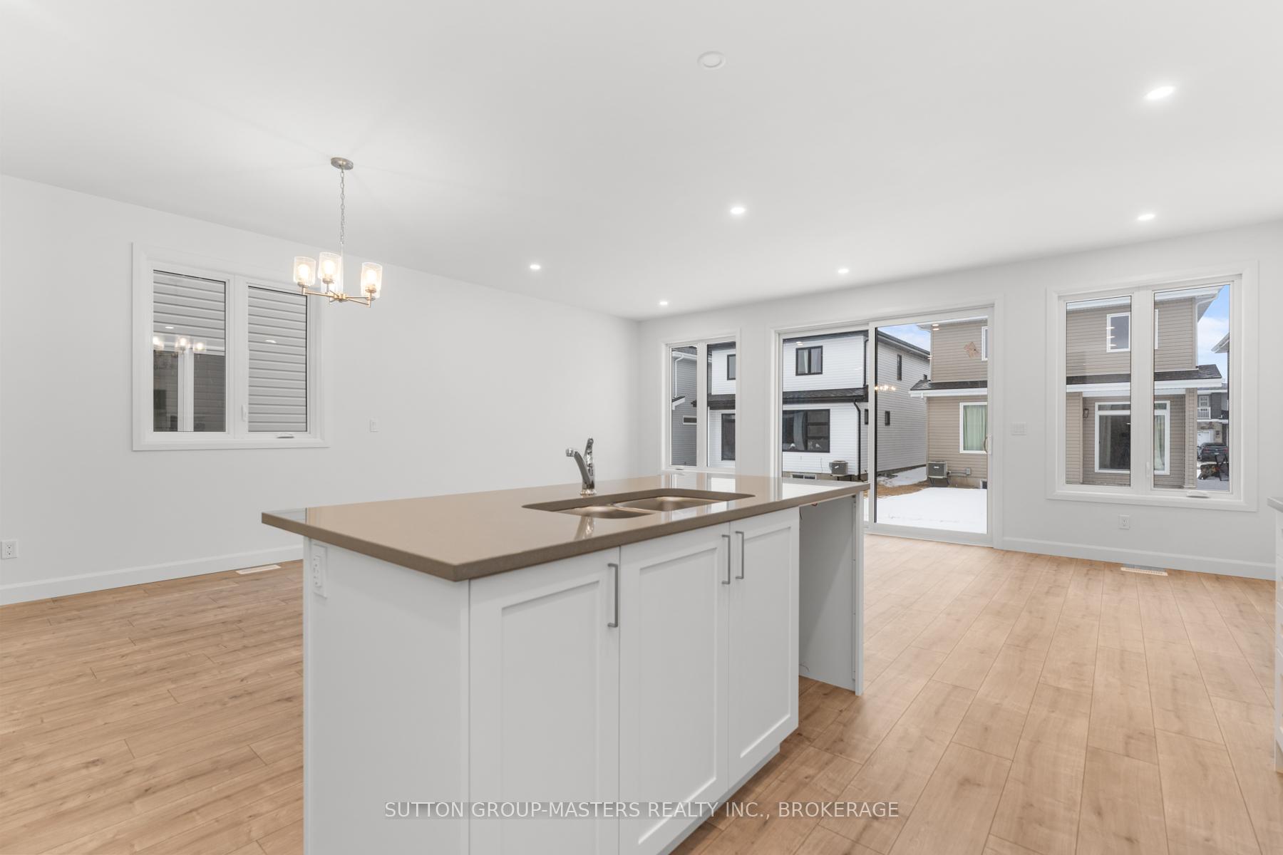 Photo 17 of 208 Superior Drive, Loyalist, Amherstview — HOMEH