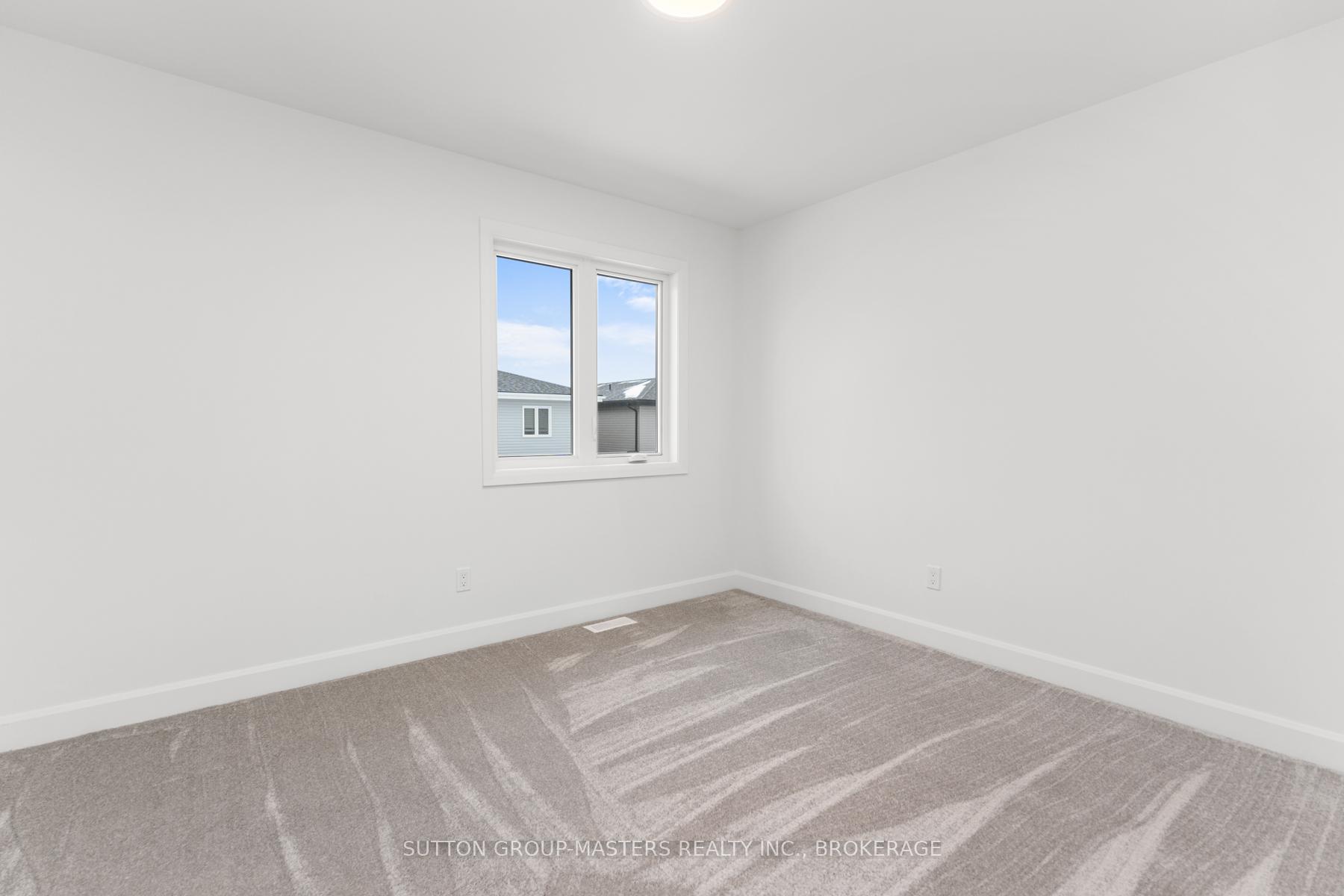 Photo 34 of 208 Superior Drive, Loyalist, Amherstview — HOMEH