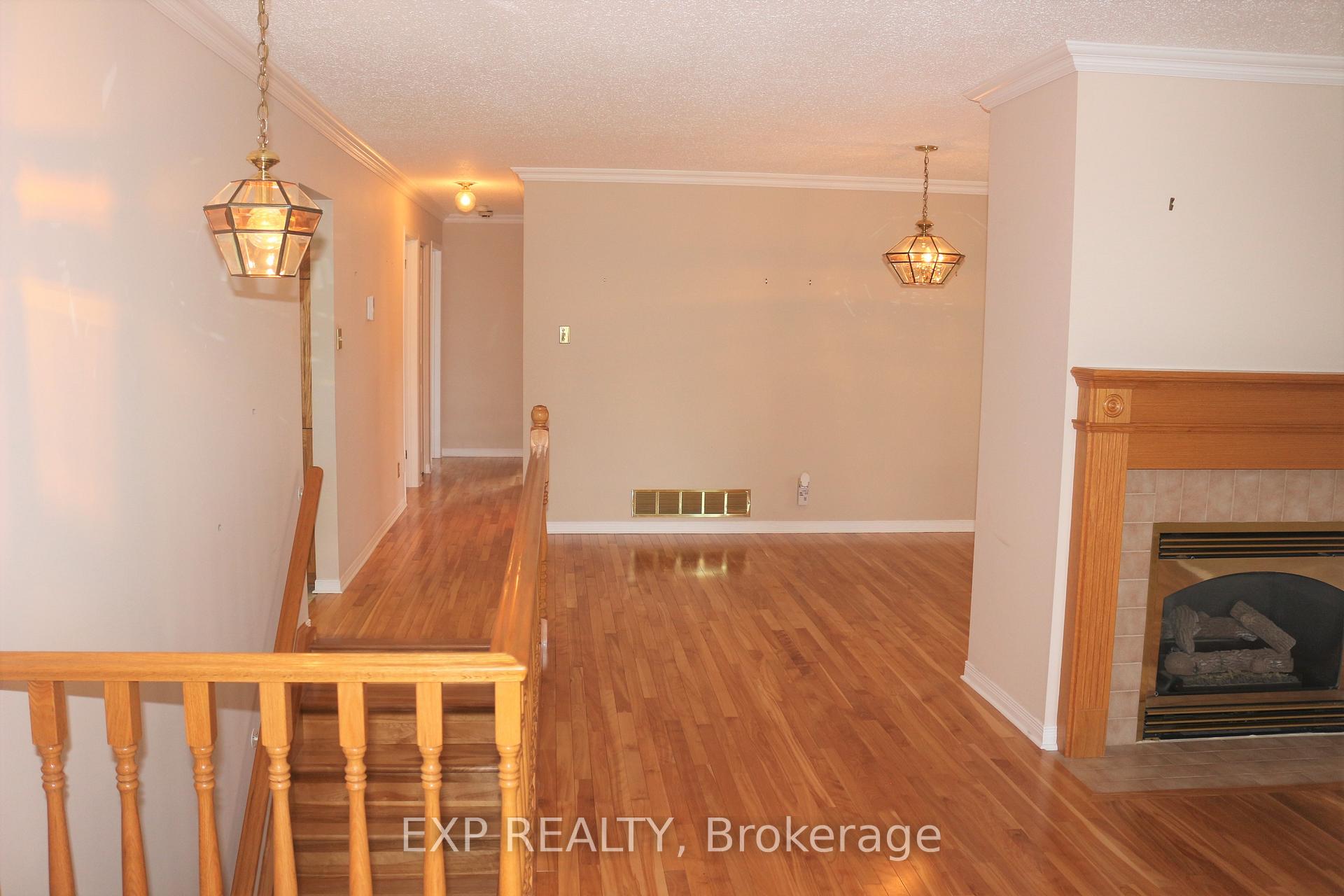 Photo 2 of 14 Black Rivers Place, Ottawa, Kanata - Bridlewood — HOMEH