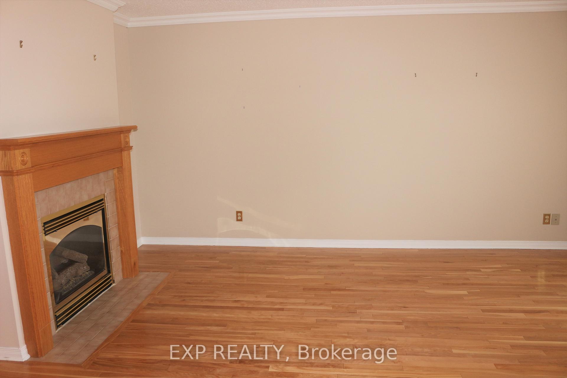 Photo 3 of 14 Black Rivers Place, Ottawa, Kanata - Bridlewood — HOMEH