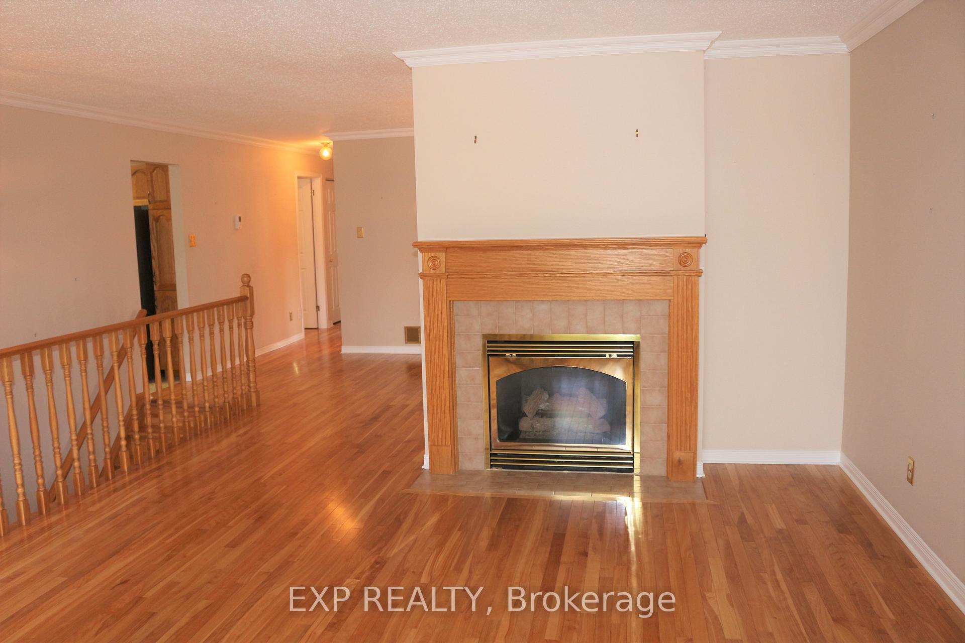 Photo 4 of 14 Black Rivers Place, Ottawa, Kanata - Bridlewood — HOMEH