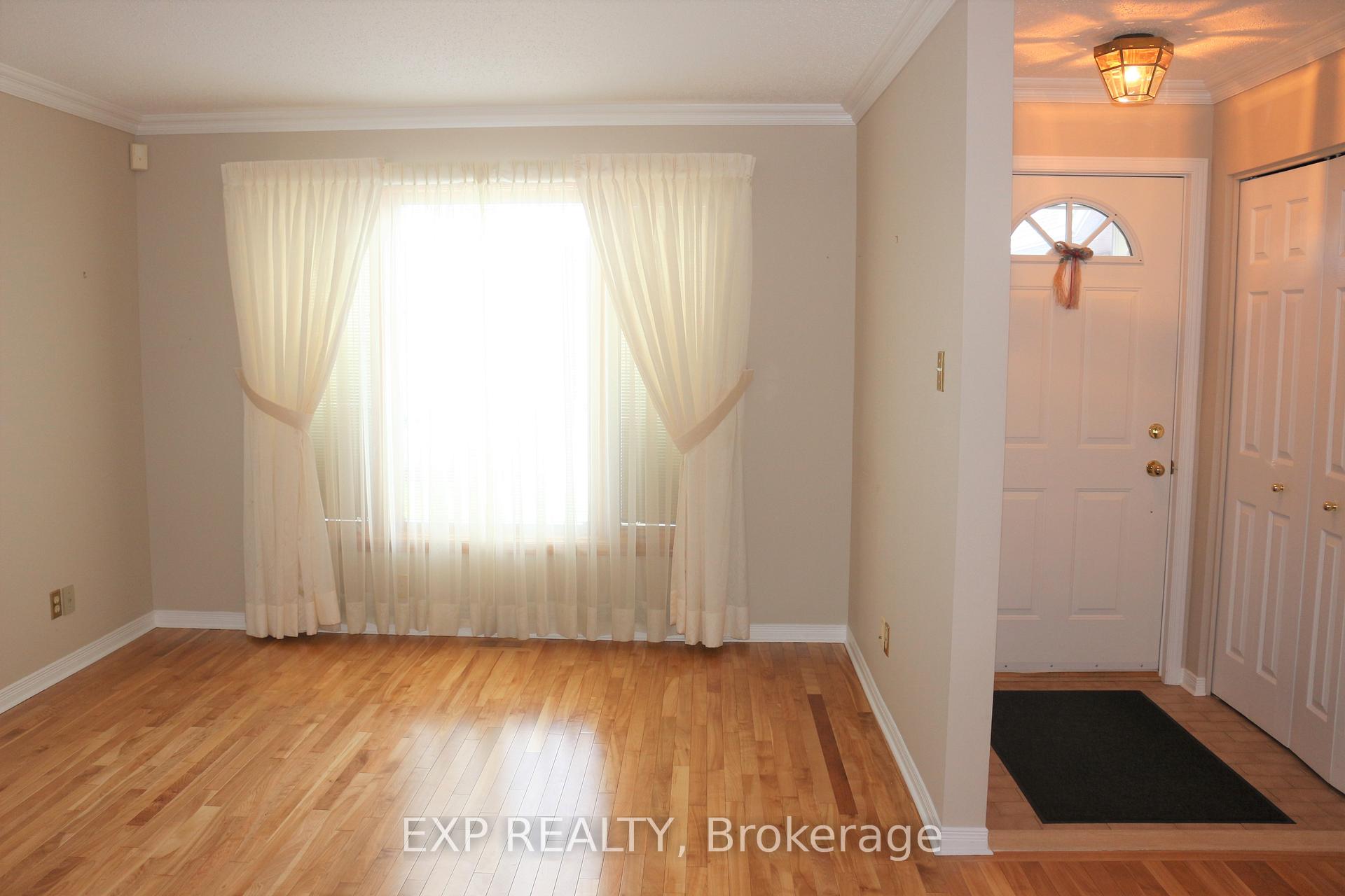 Photo 6 of 14 Black Rivers Place, Ottawa, Kanata - Bridlewood — HOMEH