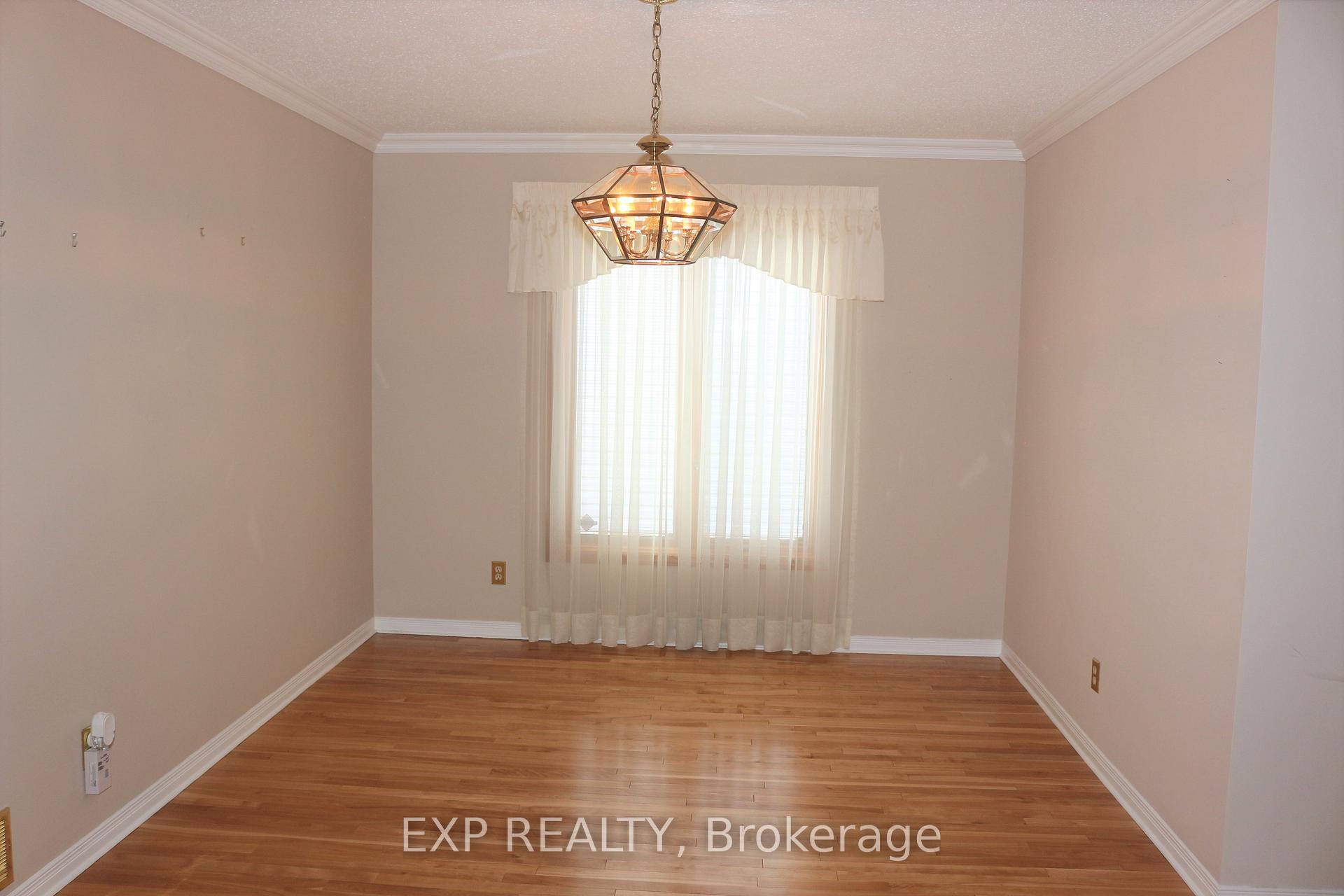 Photo 8 of 14 Black Rivers Place, Ottawa, Kanata - Bridlewood — HOMEH