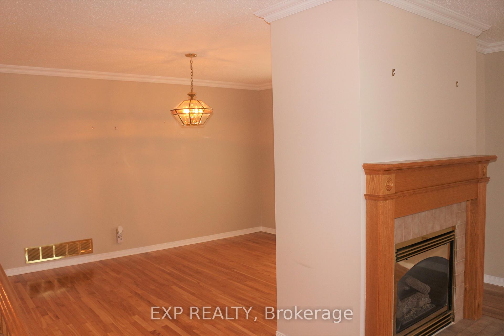 Photo 9 of 14 Black Rivers Place, Ottawa, Kanata - Bridlewood — HOMEH