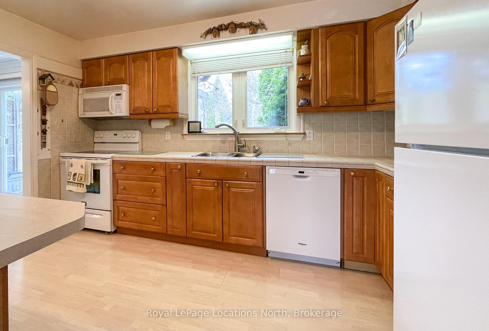 Photo 9 of 256 Union Street, Meaford — HOMEH