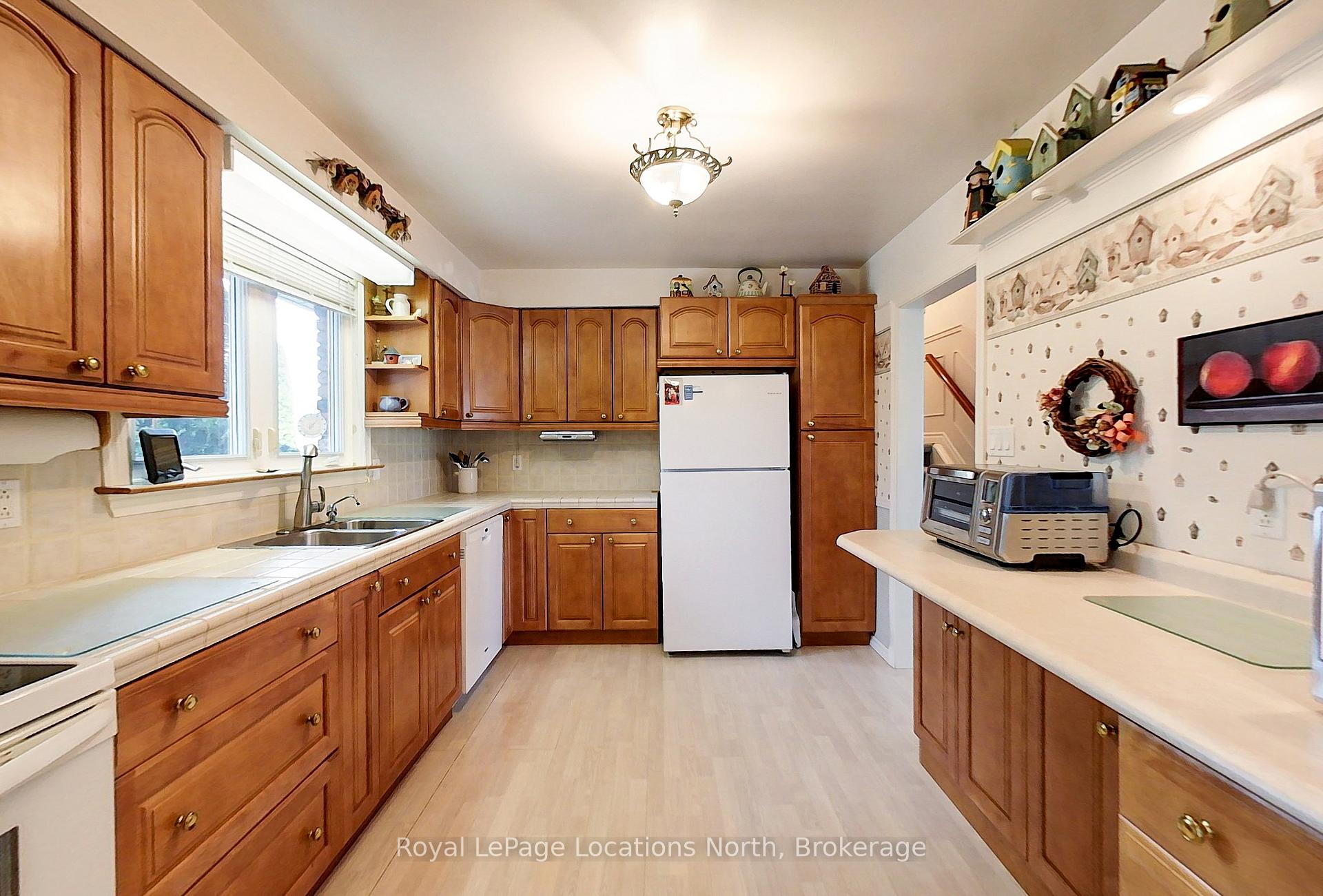 Photo 10 of 256 Union Street, Meaford — HOMEH
