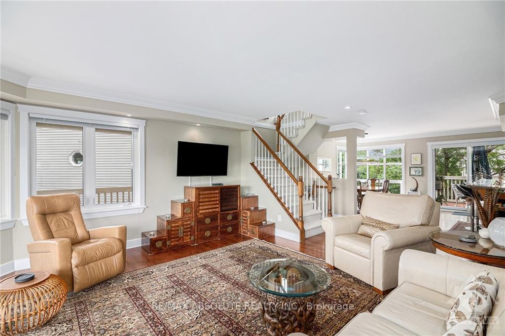 Photo 4 of 47 Robinson Avenue, Ottawa, Sandy Hill — HOMEH