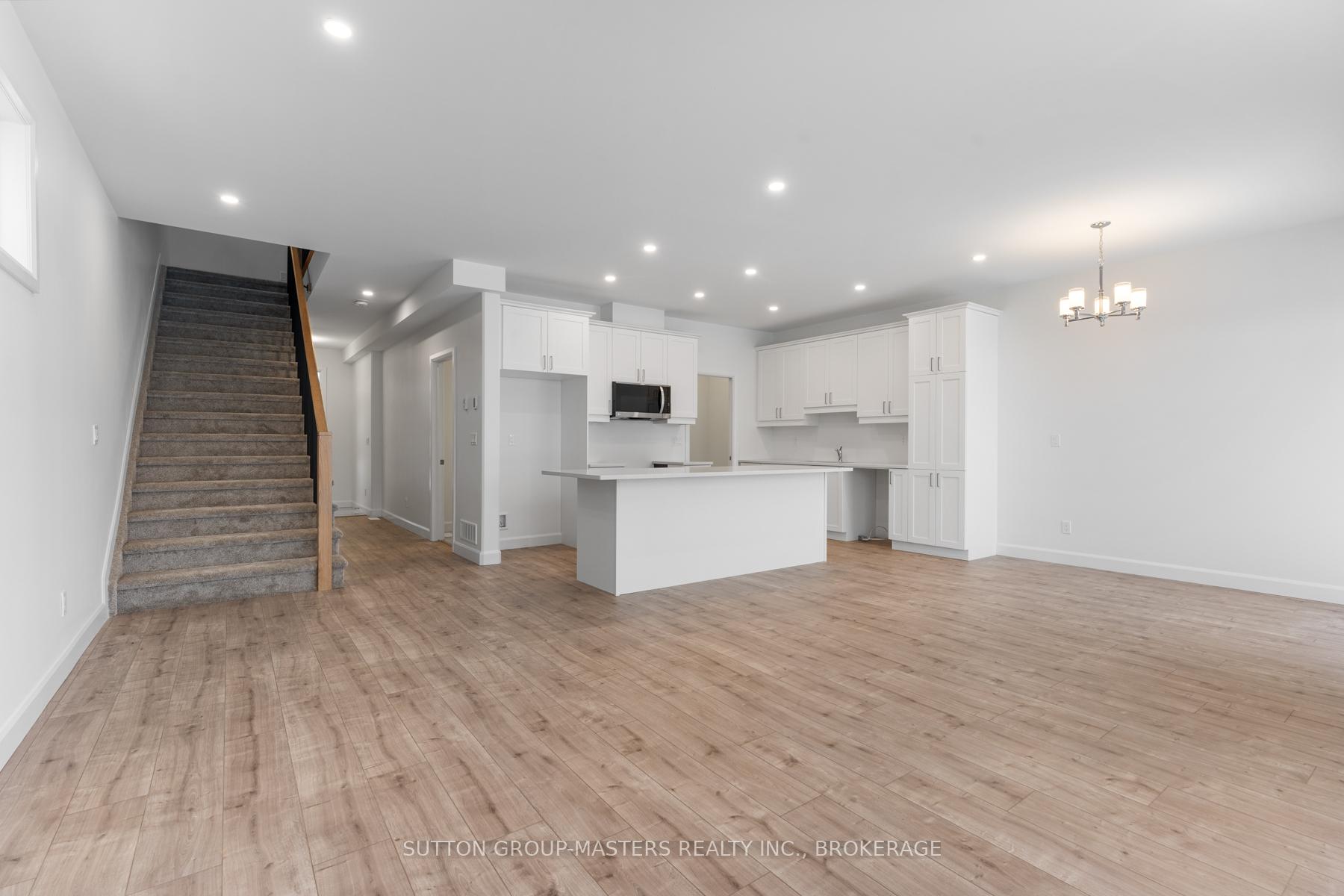 Photo 7 of 205 Superior Drive, Loyalist, Amherstview — HOMEH