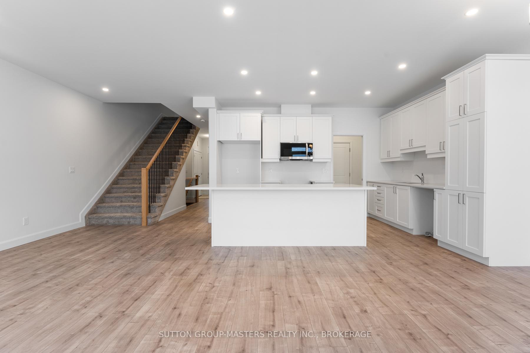 Photo 8 of 205 Superior Drive, Loyalist, Amherstview — HOMEH