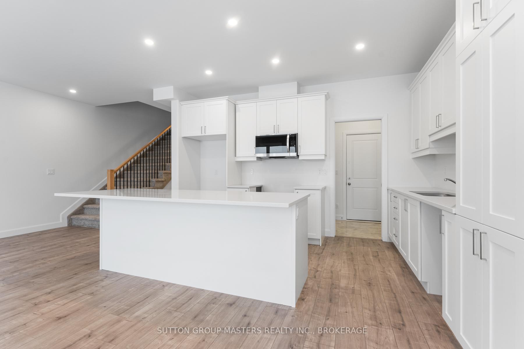 Photo 10 of 205 Superior Drive, Loyalist, Amherstview — HOMEH