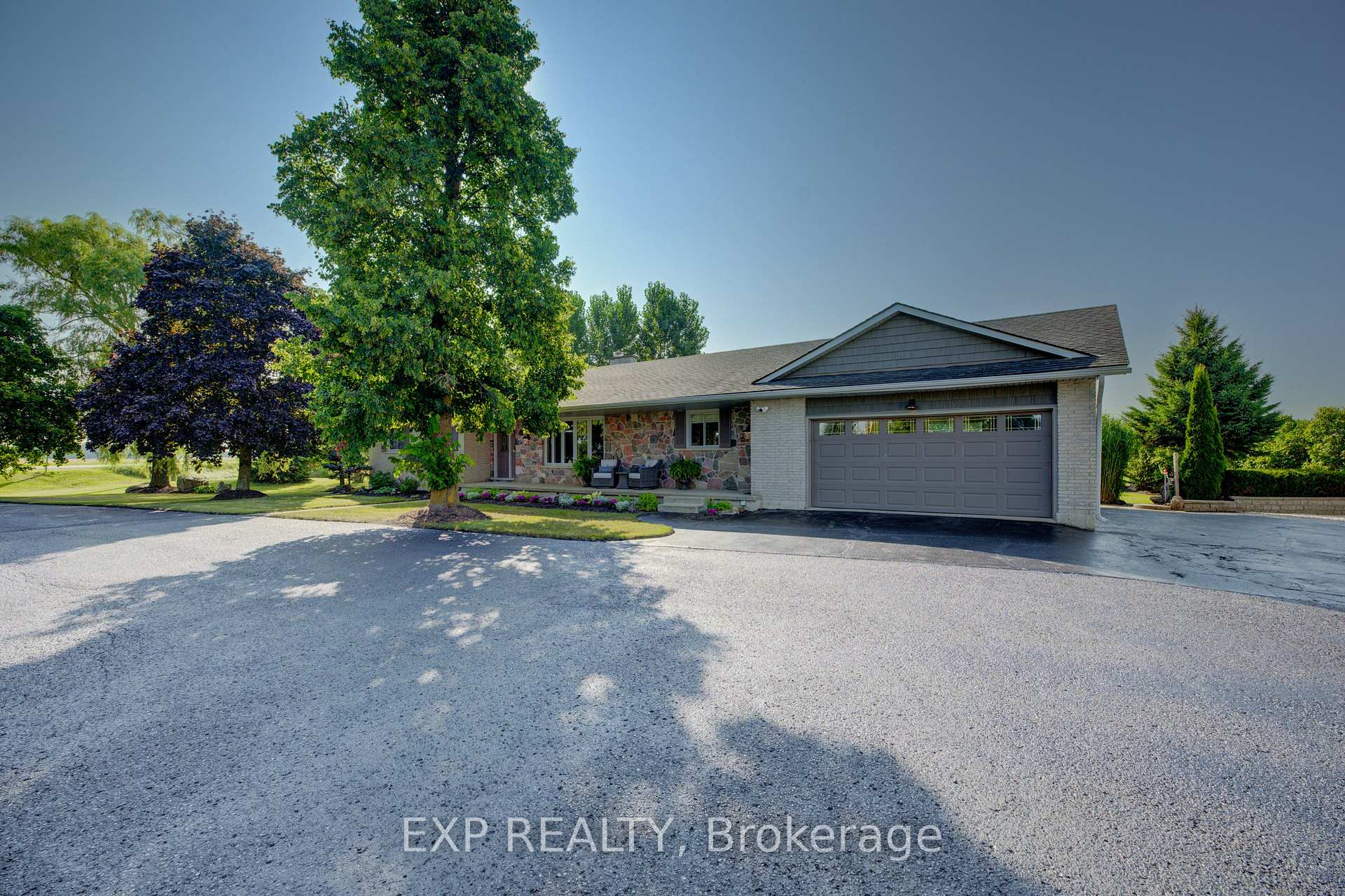 Photo 3 of 7998 Wellington Rd 7, Mapleton, Rural Mapleton — HOMEH