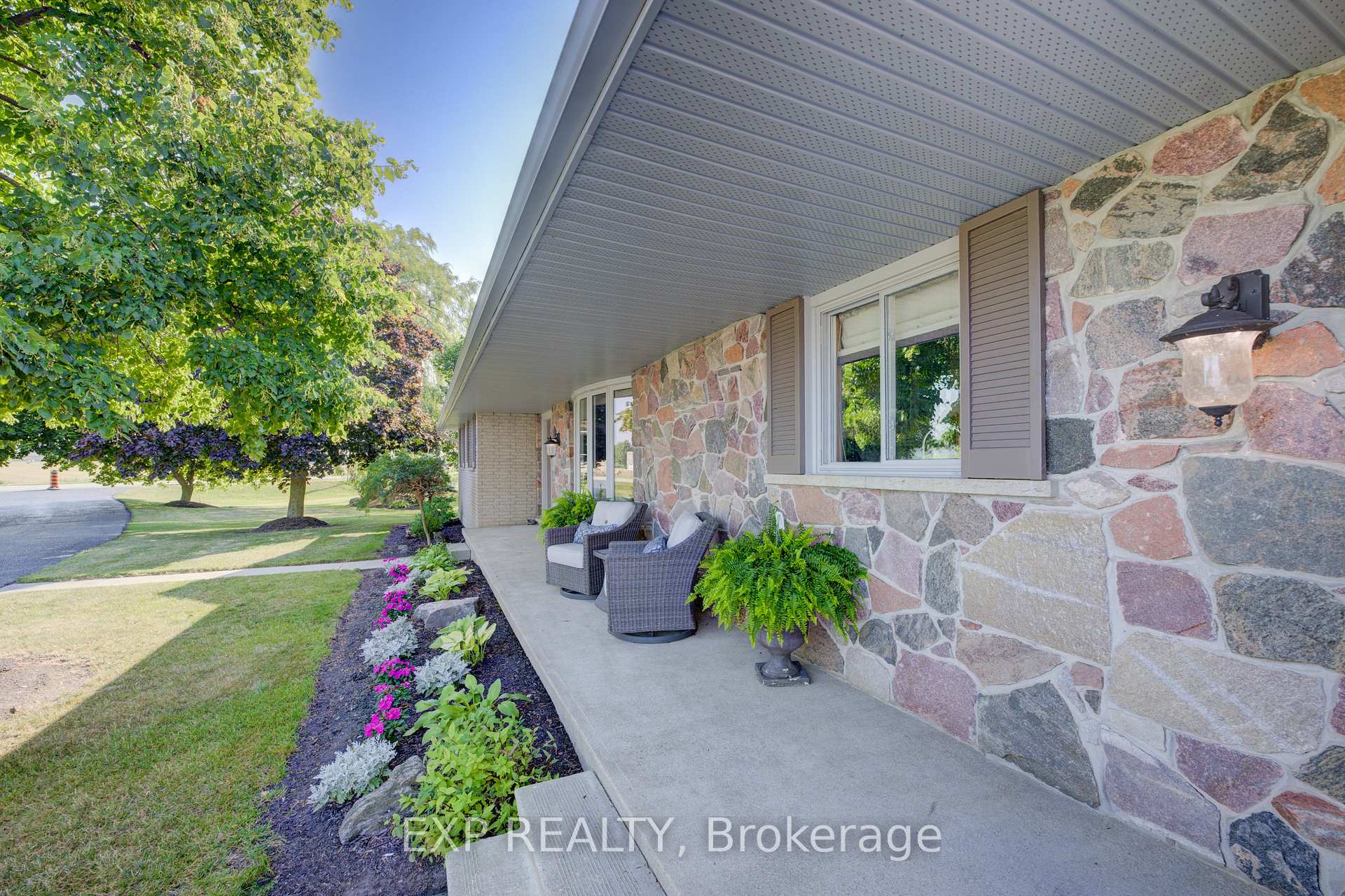 Photo 4 of 7998 Wellington Rd 7, Mapleton, Rural Mapleton — HOMEH