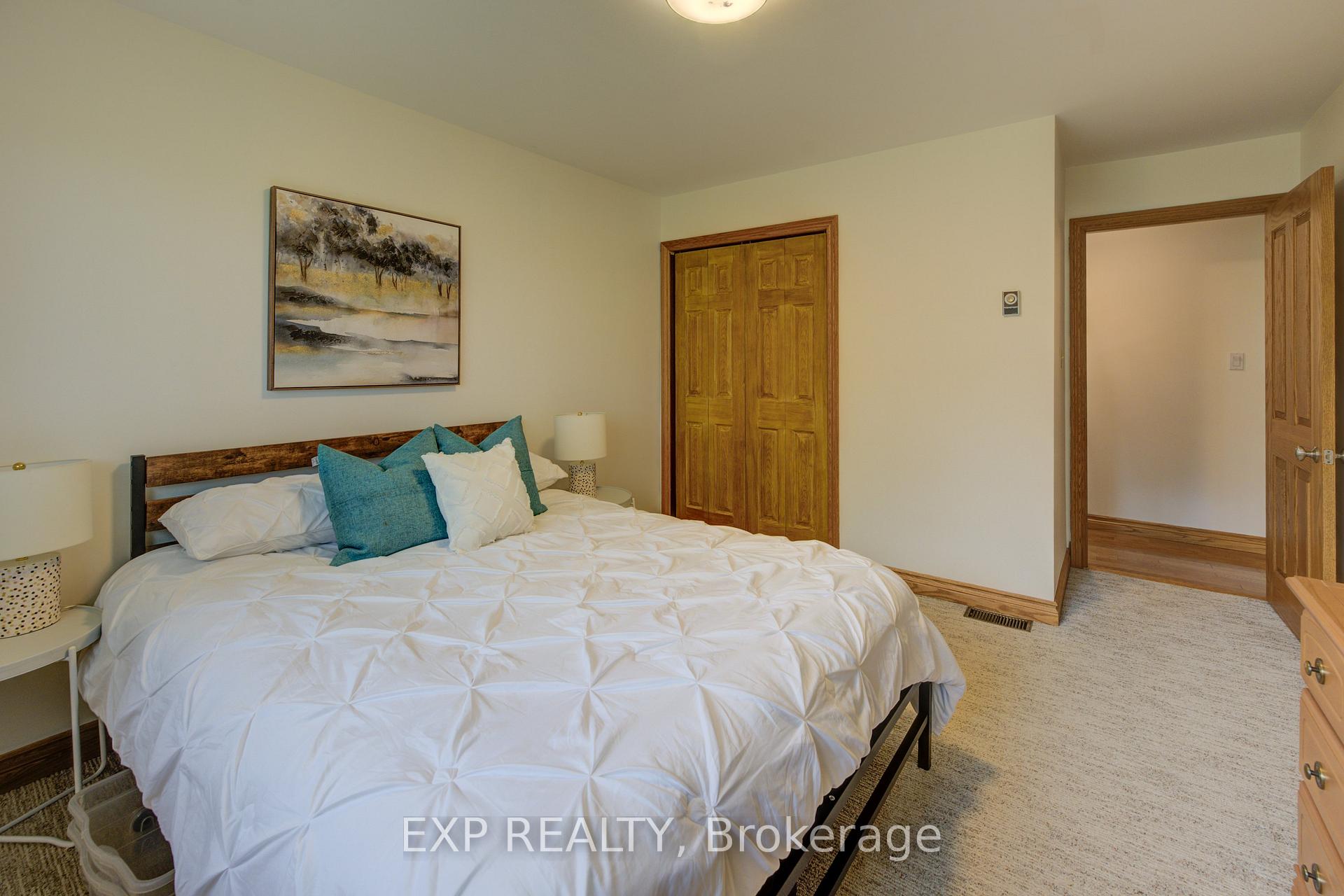 Photo 21 of 7998 Wellington Rd 7, Mapleton, Rural Mapleton — HOMEH