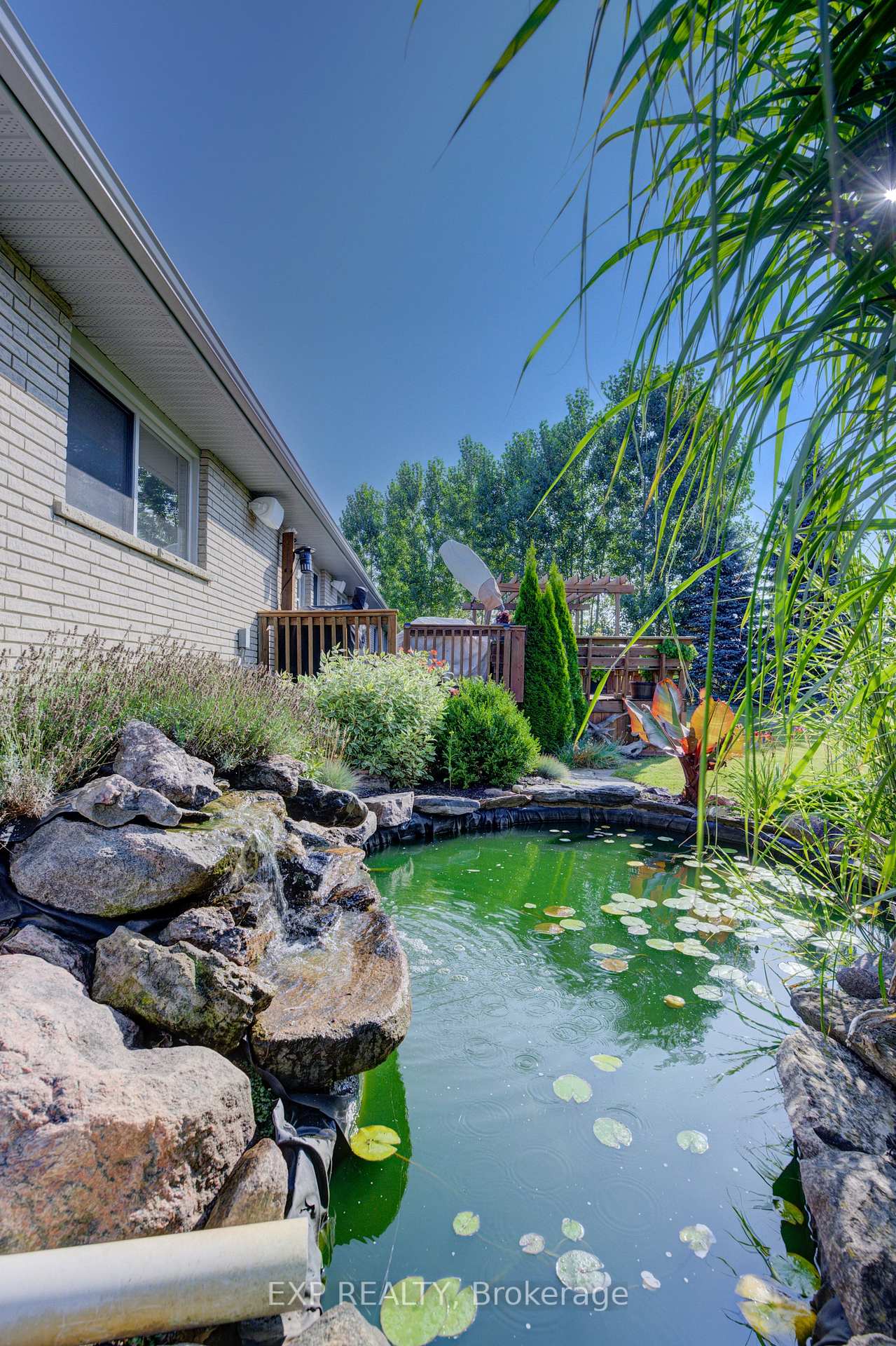 Photo 35 of 7998 Wellington Rd 7, Mapleton, Rural Mapleton — HOMEH