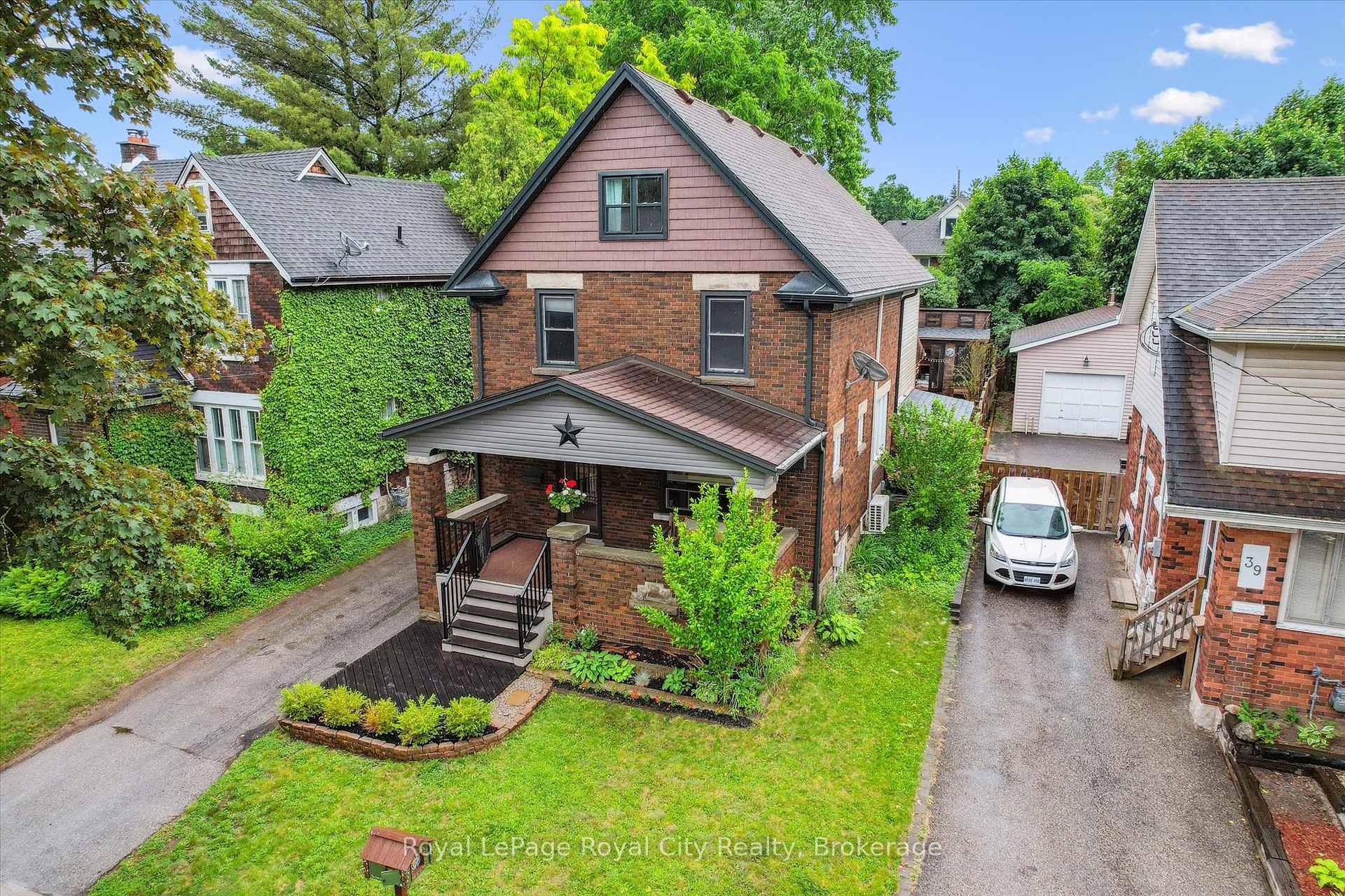 Photo 3 of 37 Brock Street, Kitchener — HOMEH
