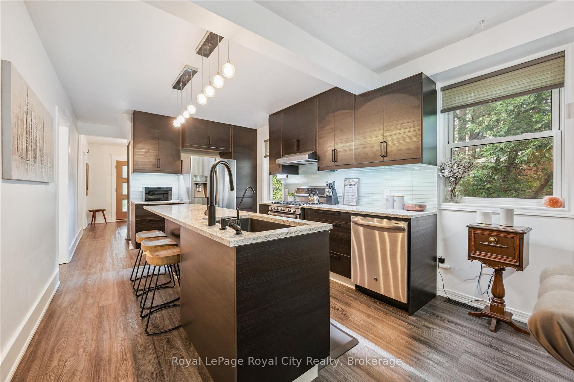Photo 16 of 37 Brock Street, Kitchener — HOMEH