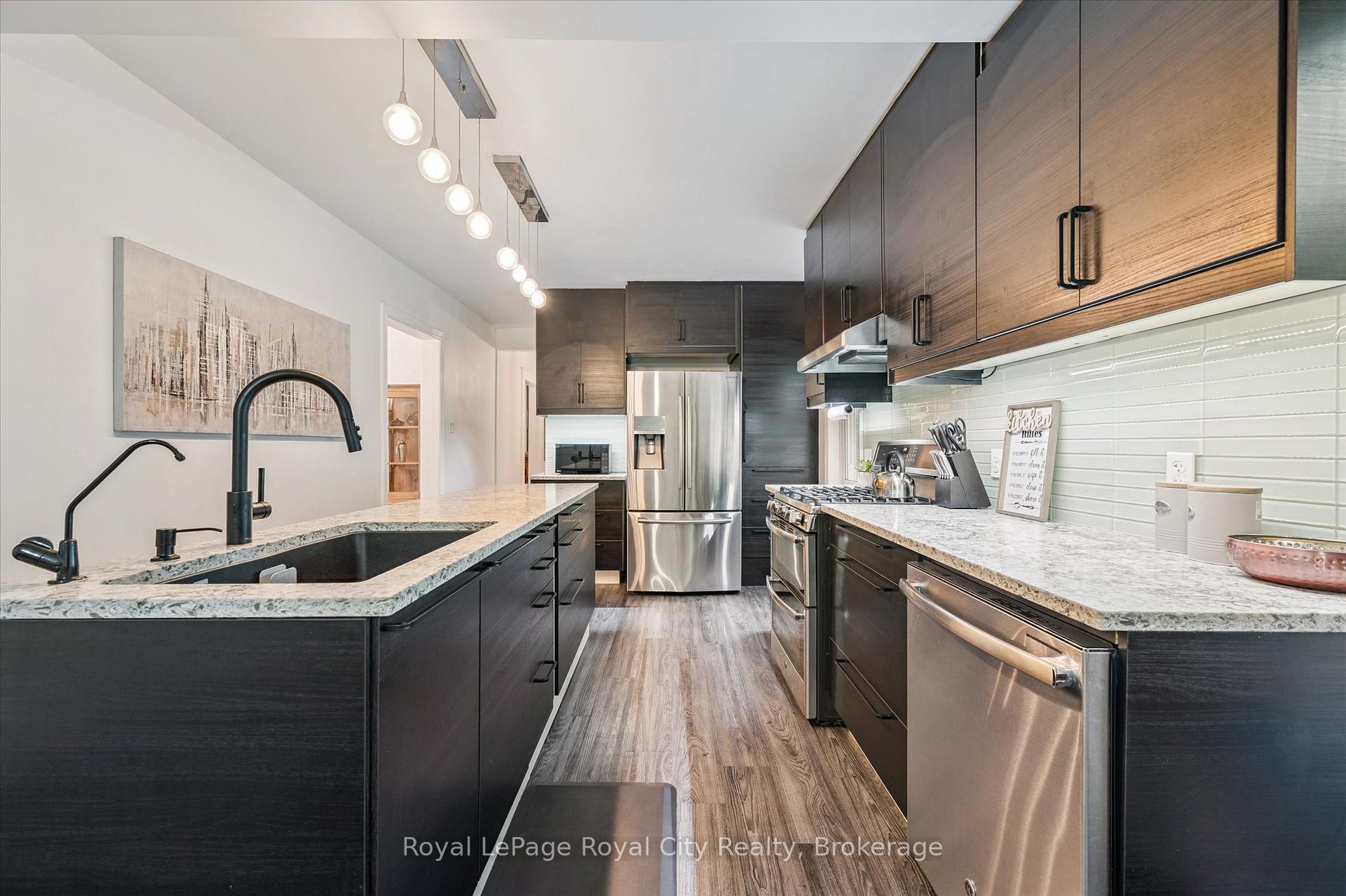 Photo 17 of 37 Brock Street, Kitchener — HOMEH