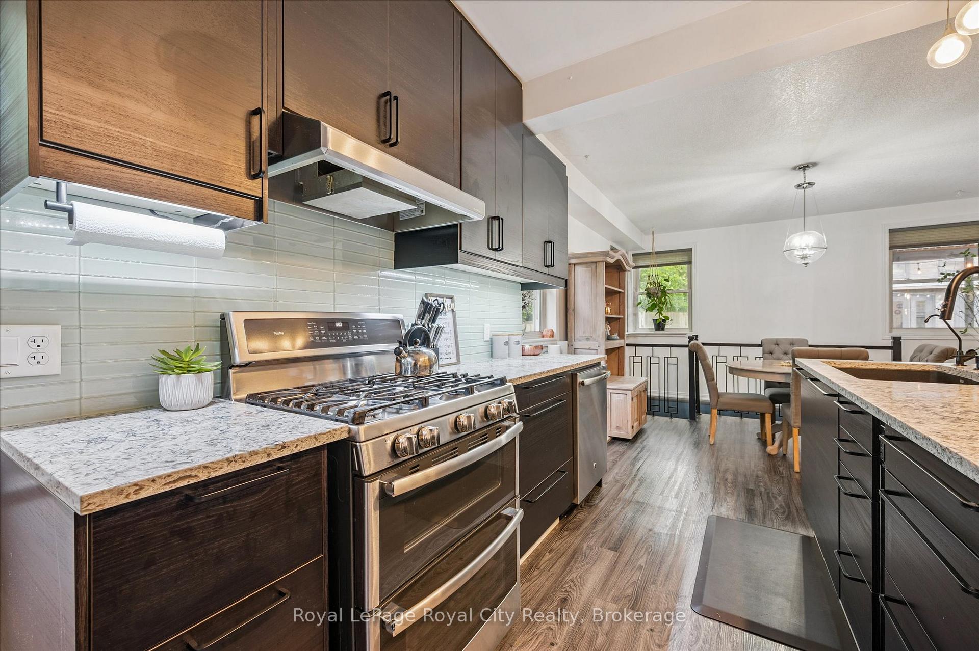 Photo 19 of 37 Brock Street, Kitchener — HOMEH