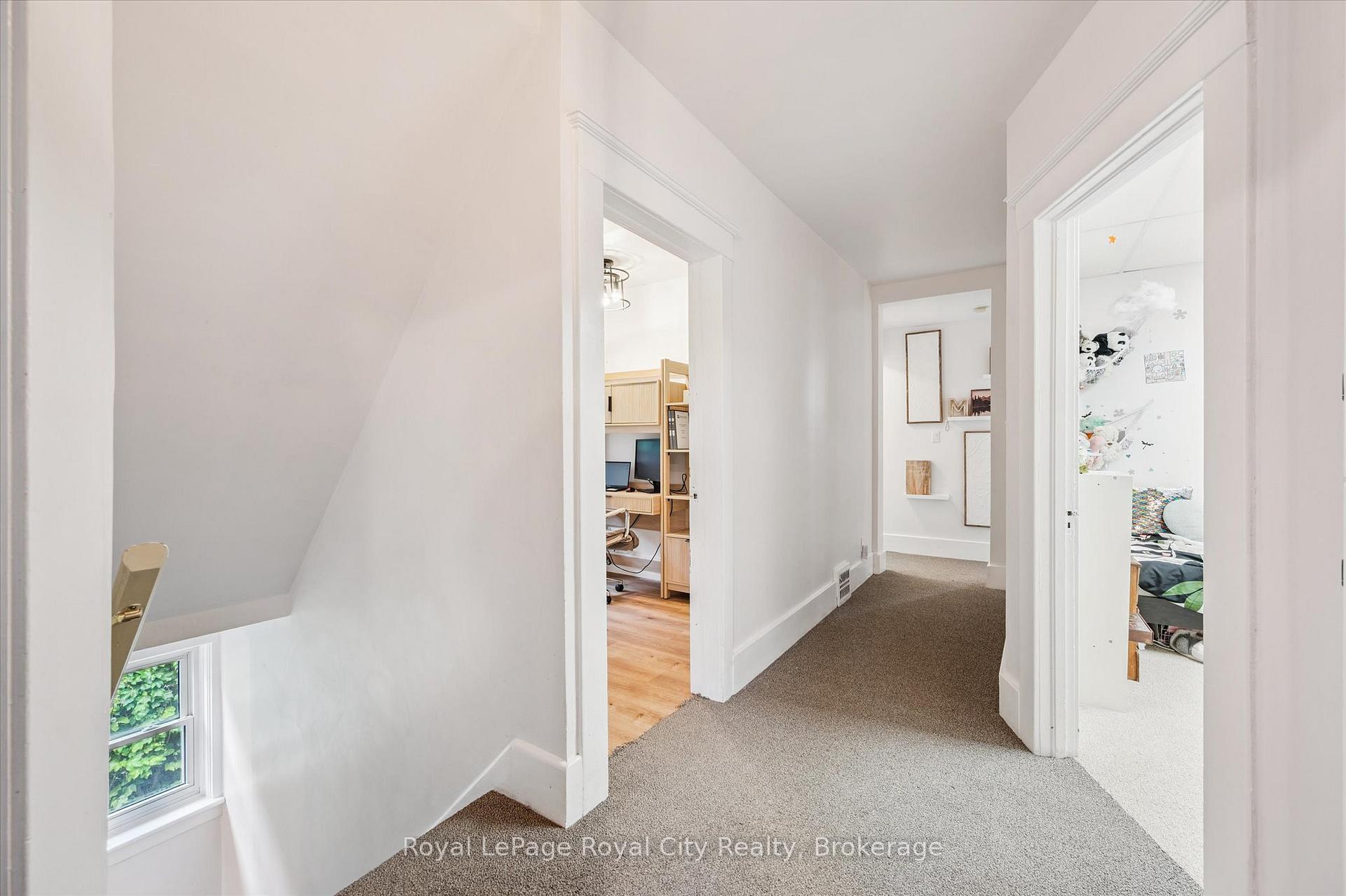 Photo 20 of 37 Brock Street, Kitchener — HOMEH