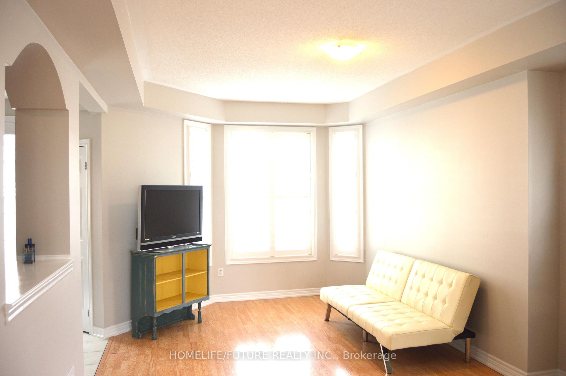 Photo 4 of 30 Paper Birch Drive, Markham, Cornell — HOMEH