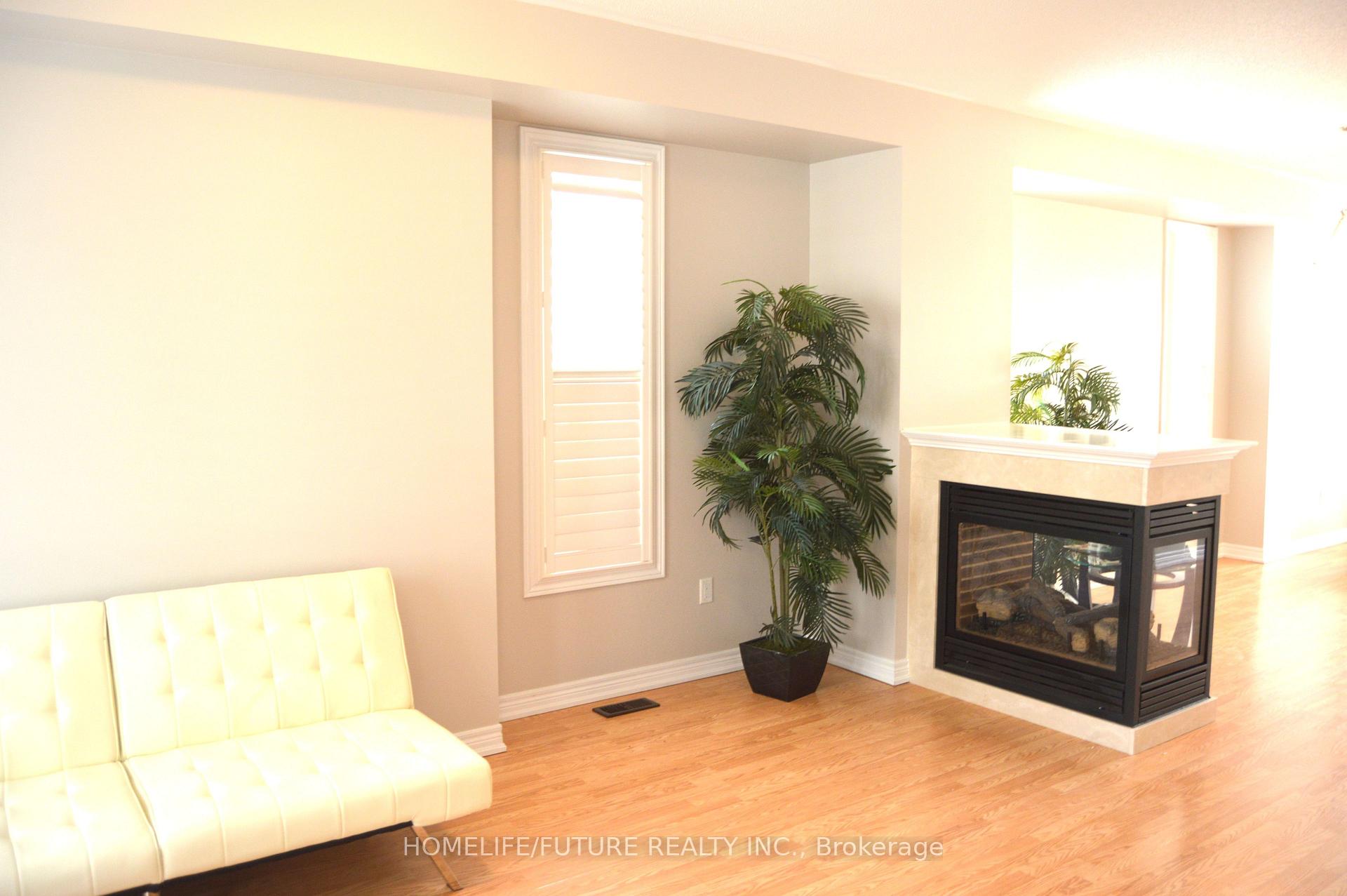 Photo 5 of 30 Paper Birch Drive, Markham, Cornell — HOMEH