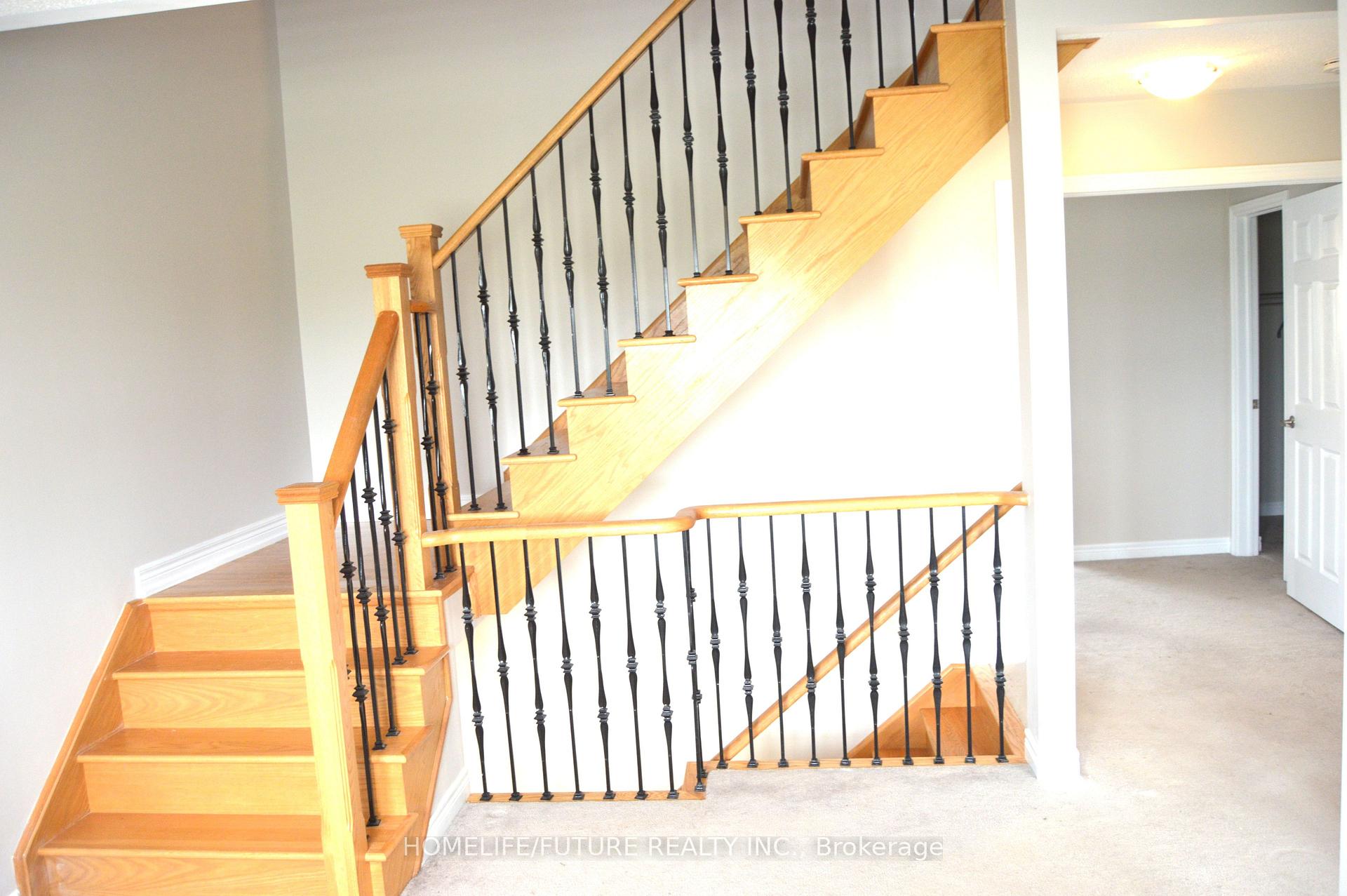 Photo 10 of 30 Paper Birch Drive, Markham, Cornell — HOMEH
